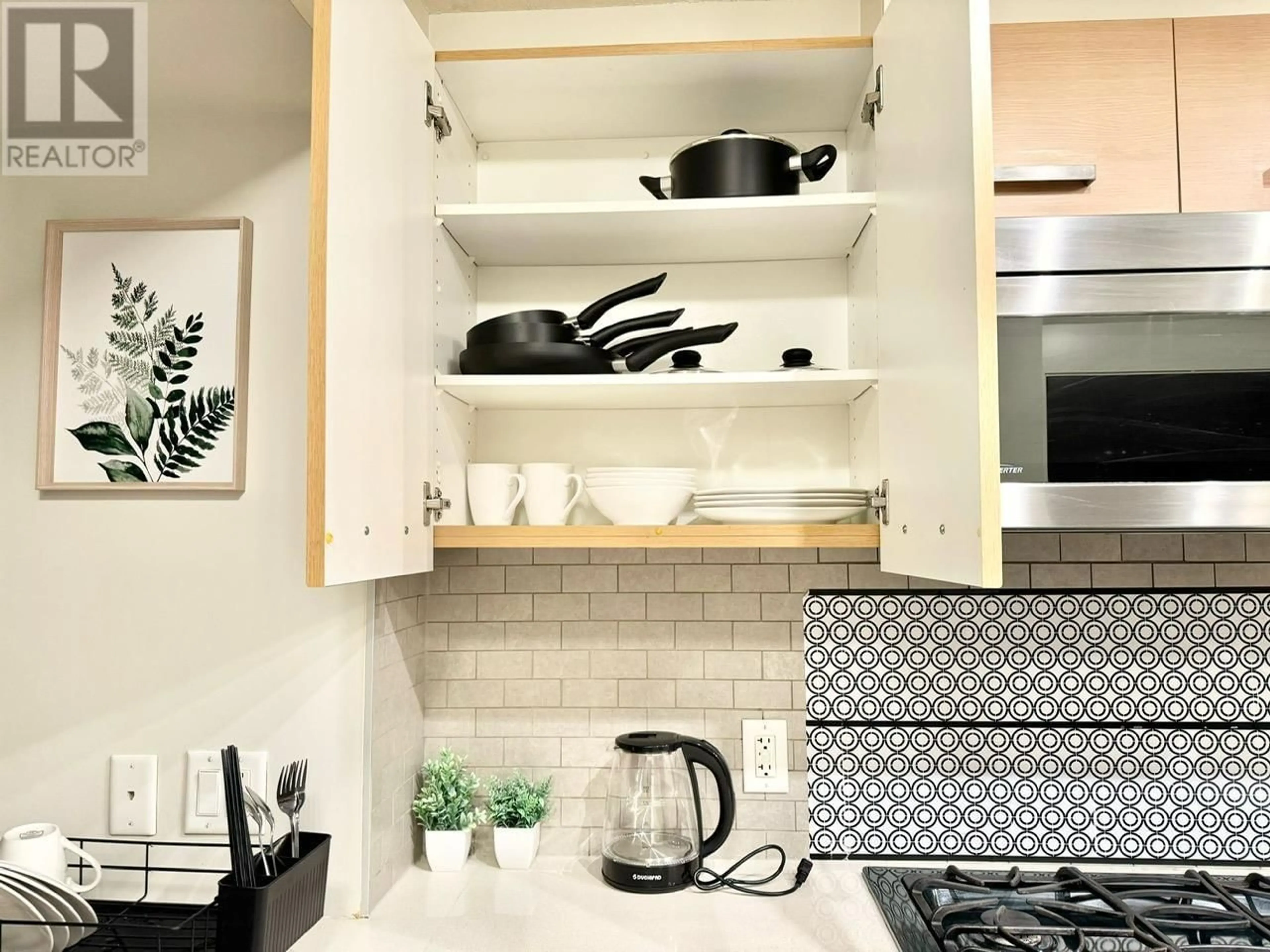 Contemporary kitchen, ceramic/tile floor for 612 - 8033 SABA ROAD, Richmond British Columbia V6Y4M8