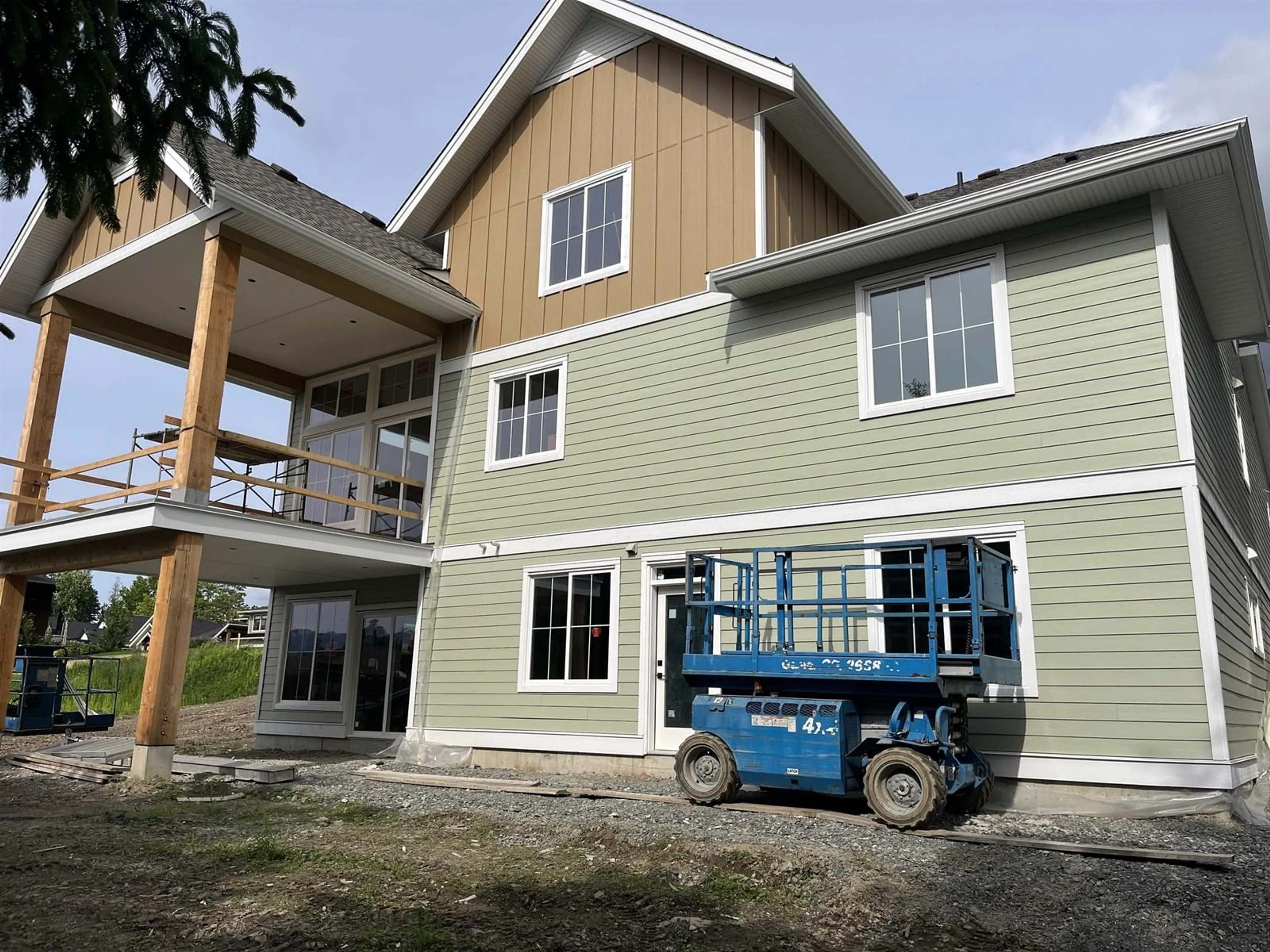 Home with vinyl exterior material, building for 9997 MAGNOLIA PLACE, Chilliwack British Columbia V0X1X1