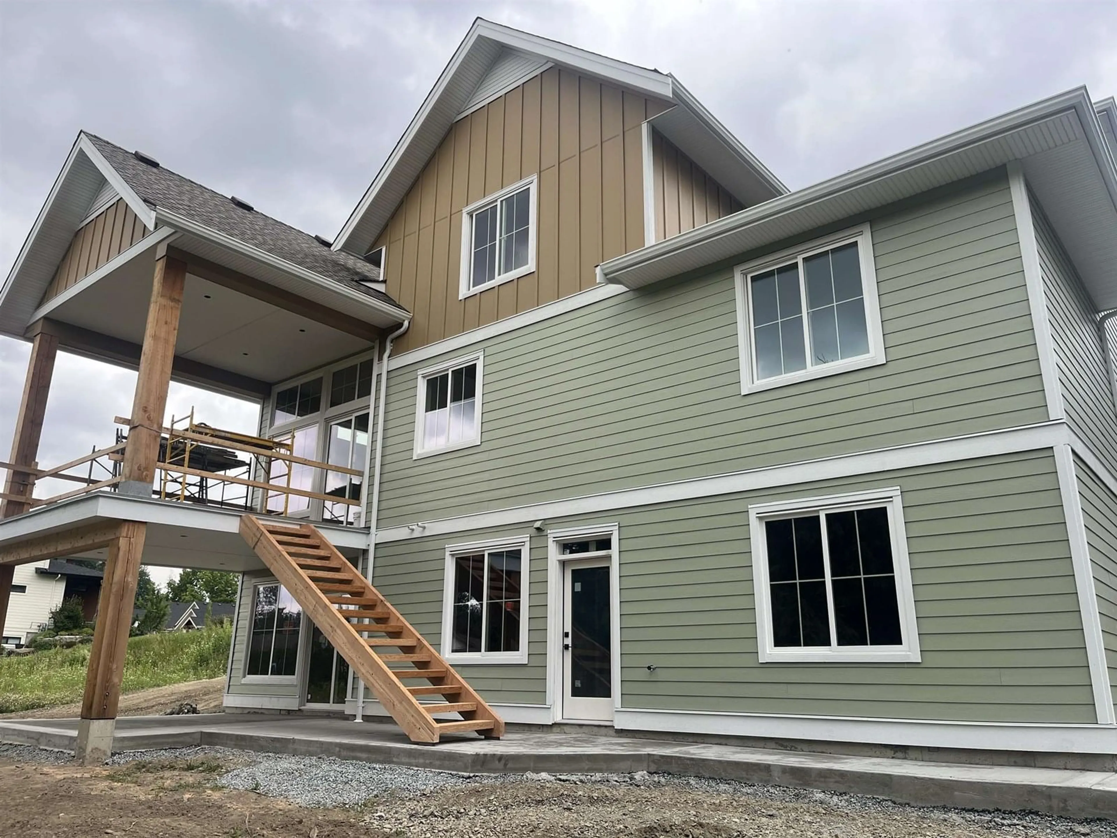Home with vinyl exterior material, building for 9997 MAGNOLIA PLACE, Chilliwack British Columbia V0X1X1