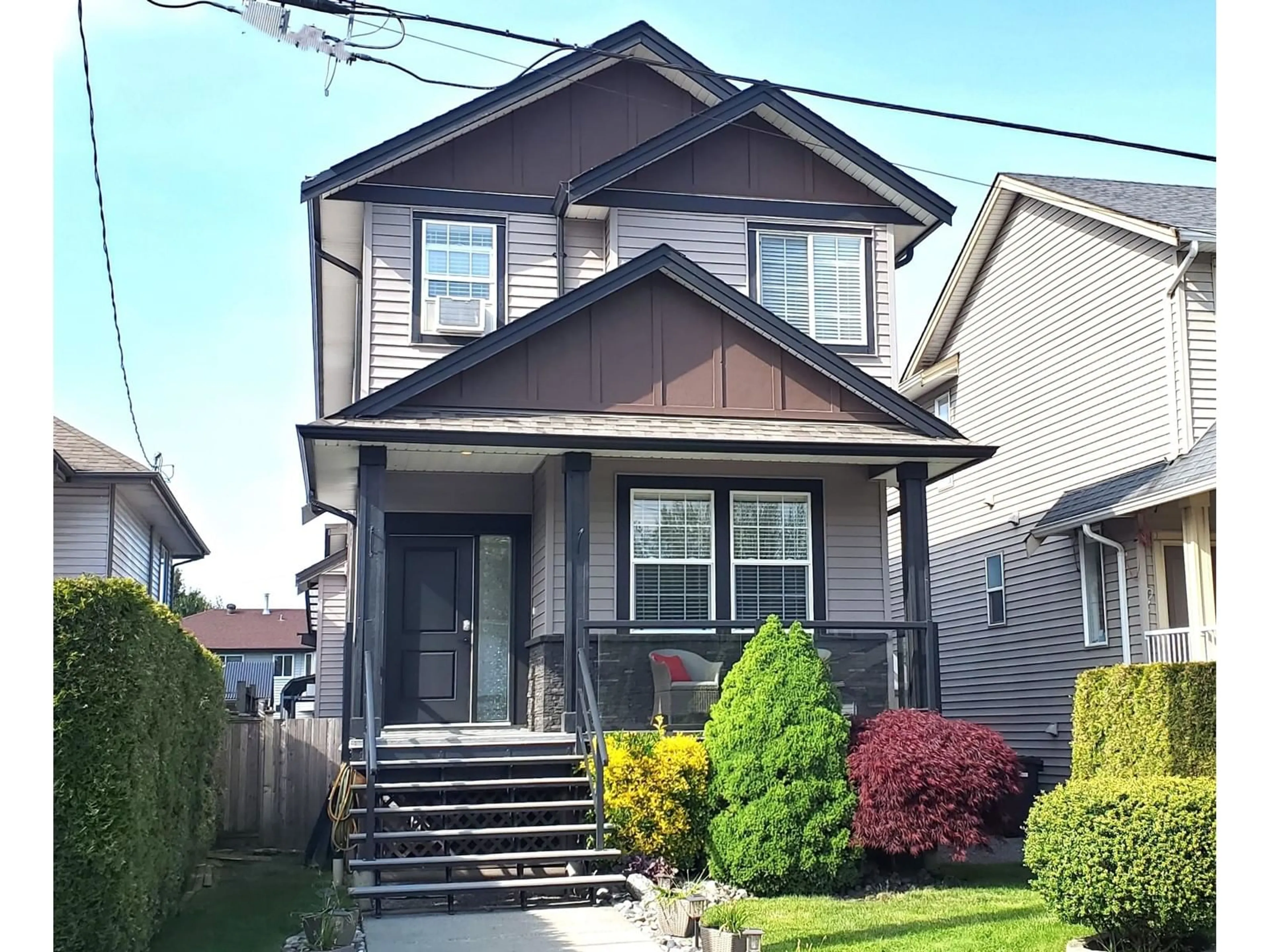 Home with vinyl exterior material, street for 34757 1ST, Abbotsford British Columbia V2S8C2
