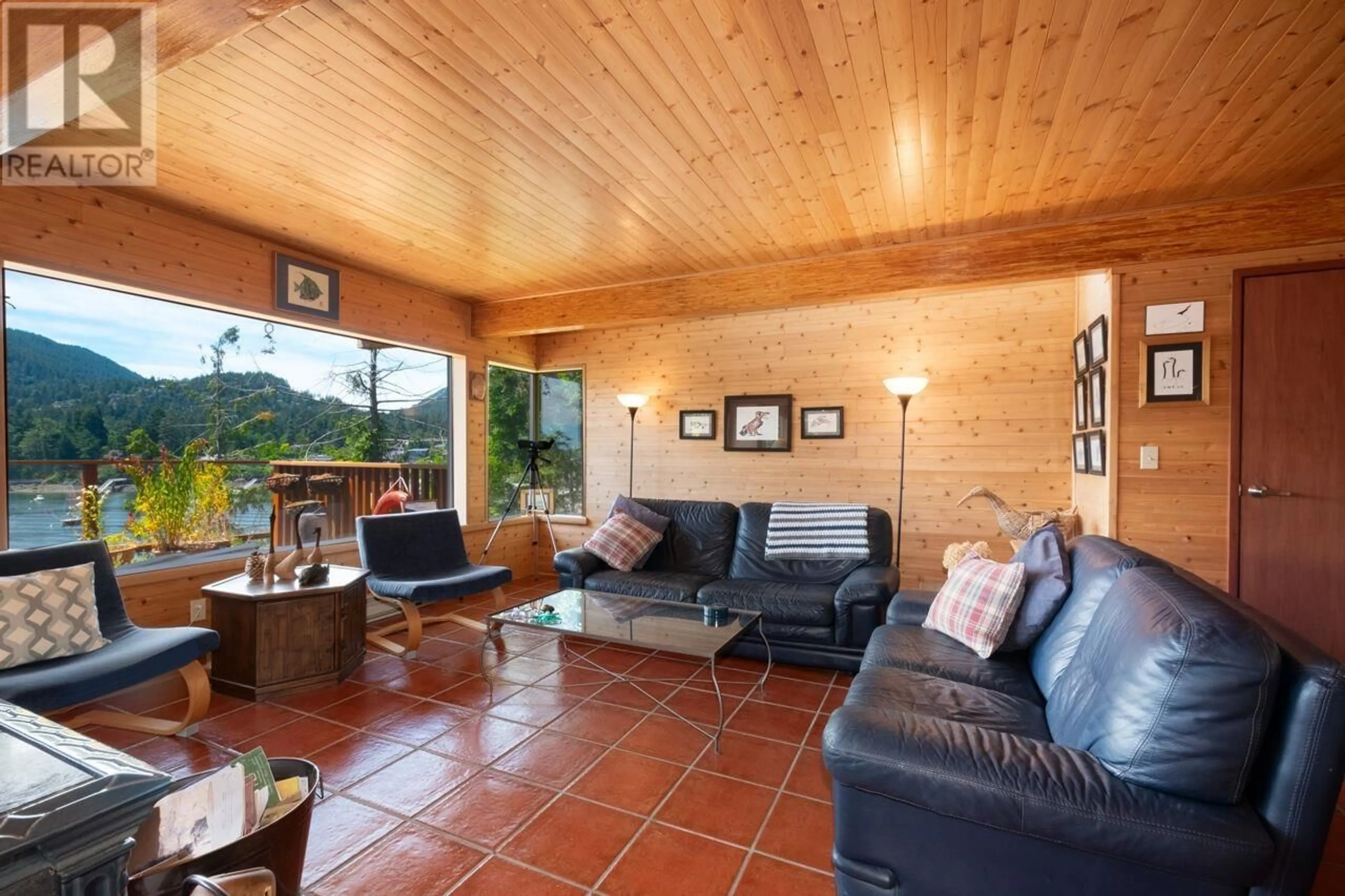 Living room with furniture, unknown for 345 DAVID ROAD, Bowen Island British Columbia V0N1G1
