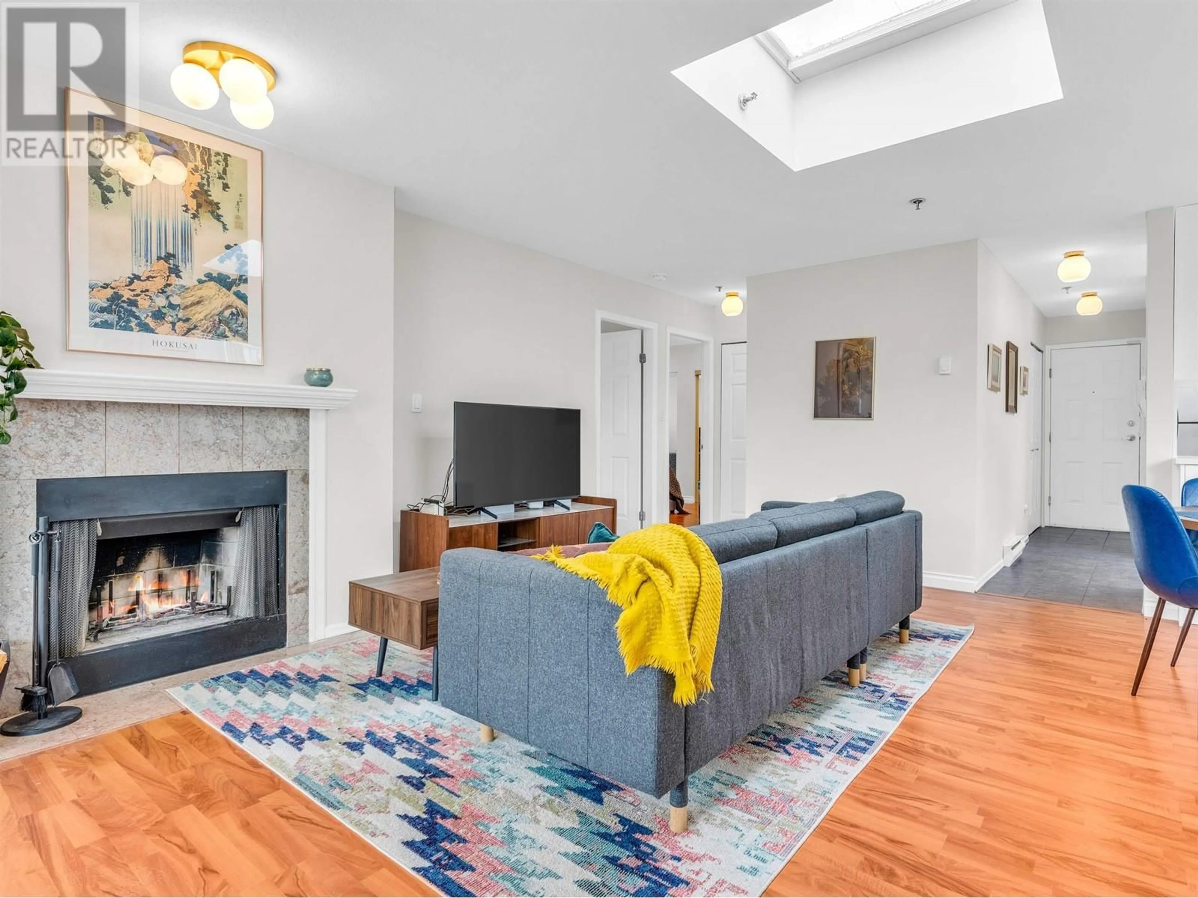 Living room with furniture, unknown for 402 - 1575 12TH AVENUE, Vancouver British Columbia V6J2E2
