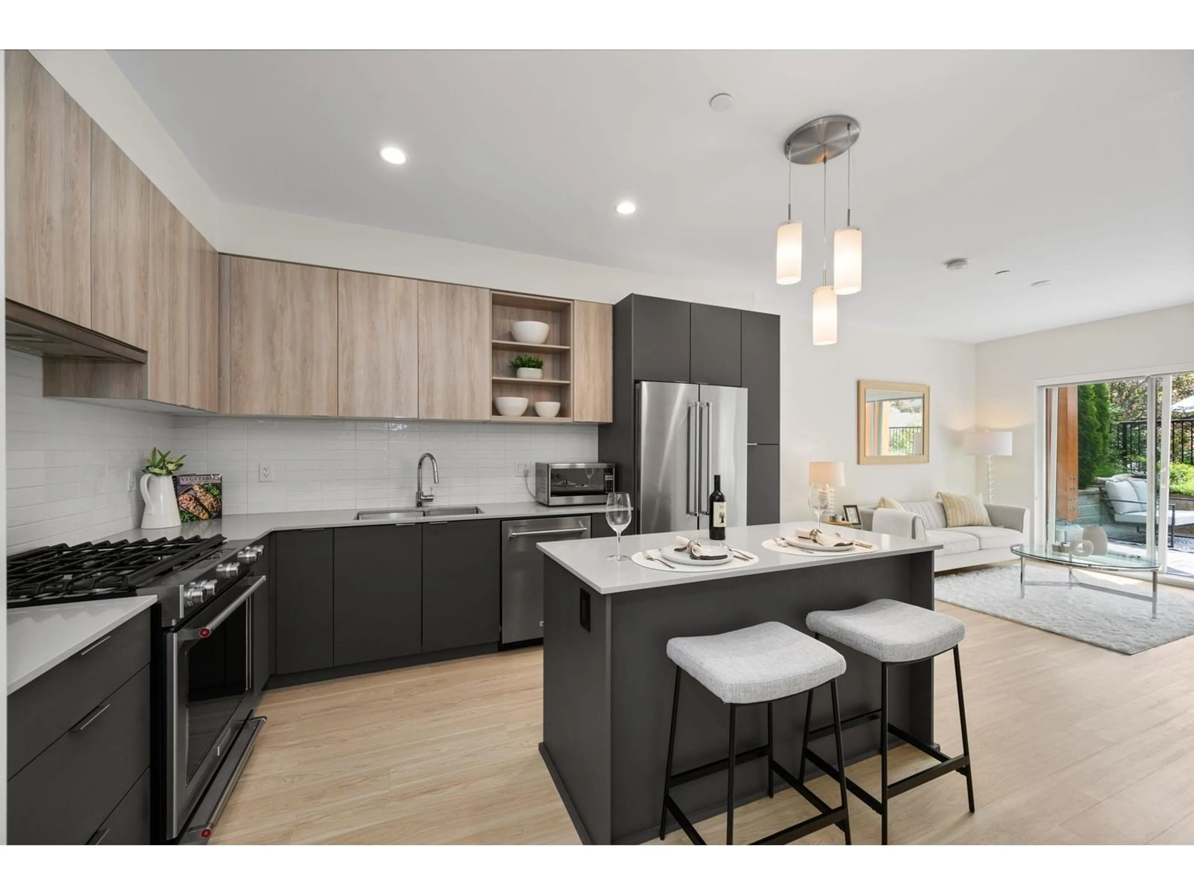 Open concept kitchen, unknown for 102 - 6950 NICHOLSON, Delta British Columbia V4E0A8