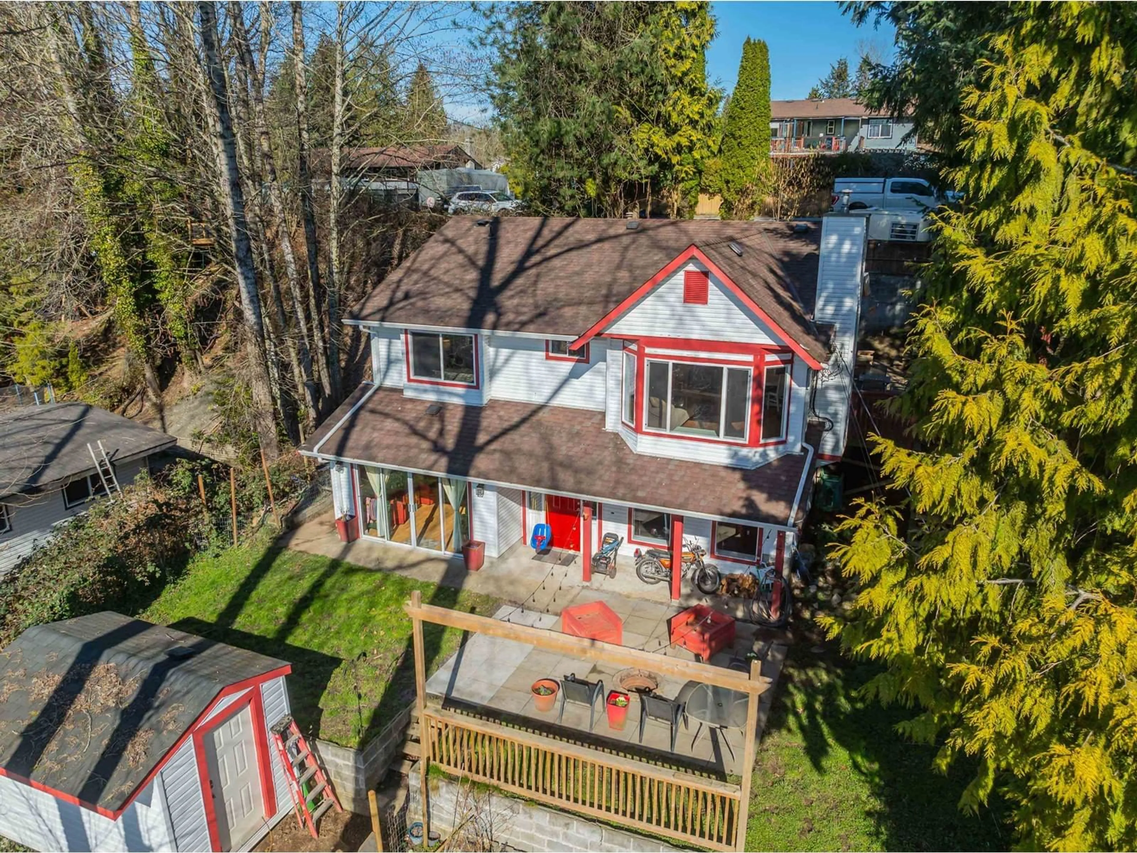 A pic from outside/outdoor area/front of a property/back of a property/a pic from drone, street for 32350 BEAR, Mission British Columbia V2V6B9