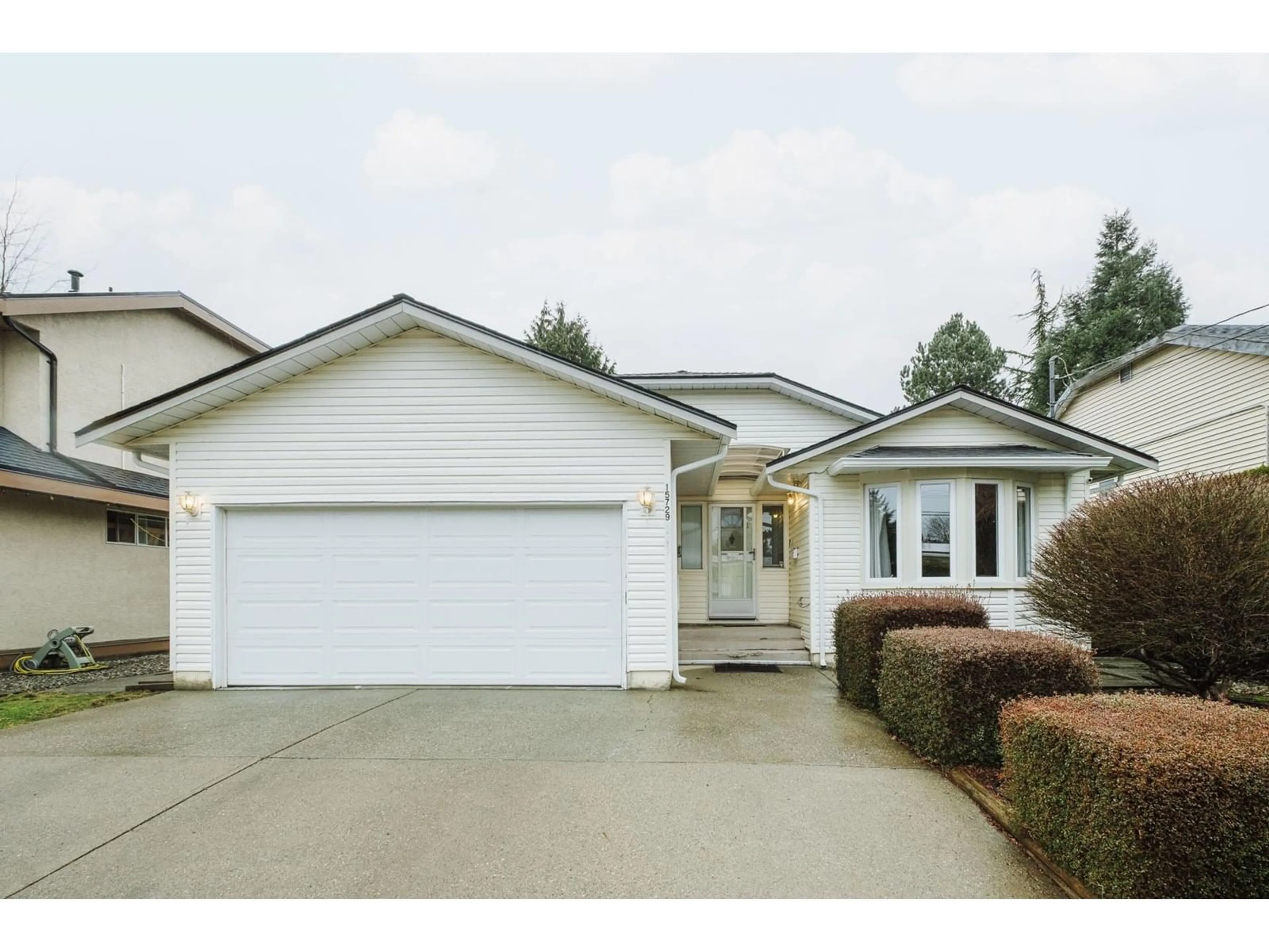Home with vinyl exterior material, street for 15729 20, Surrey British Columbia V4A2A7
