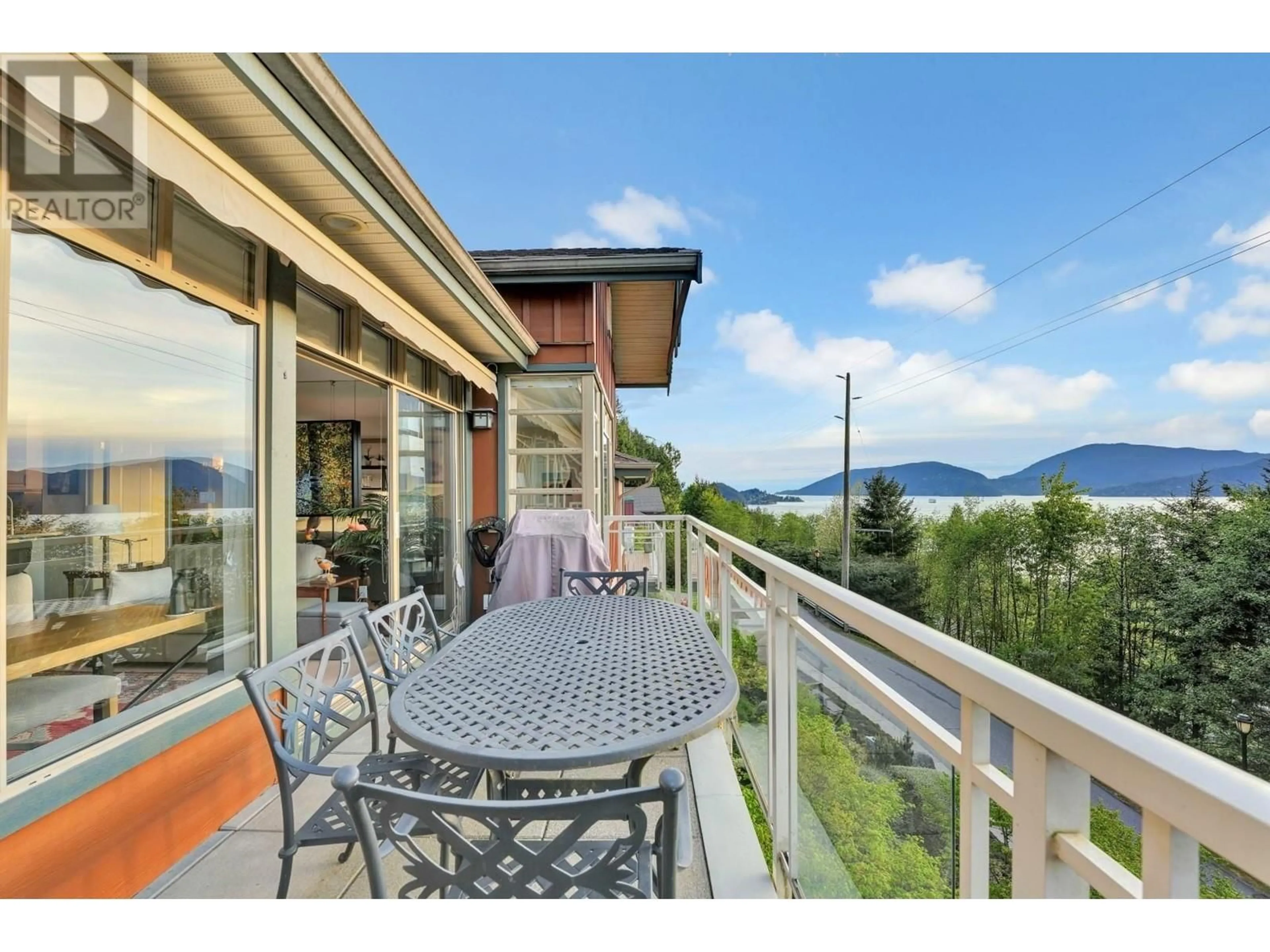 Patio, mountain view for 8507 SEASCAPE DRIVE, West Vancouver British Columbia V7W3J7
