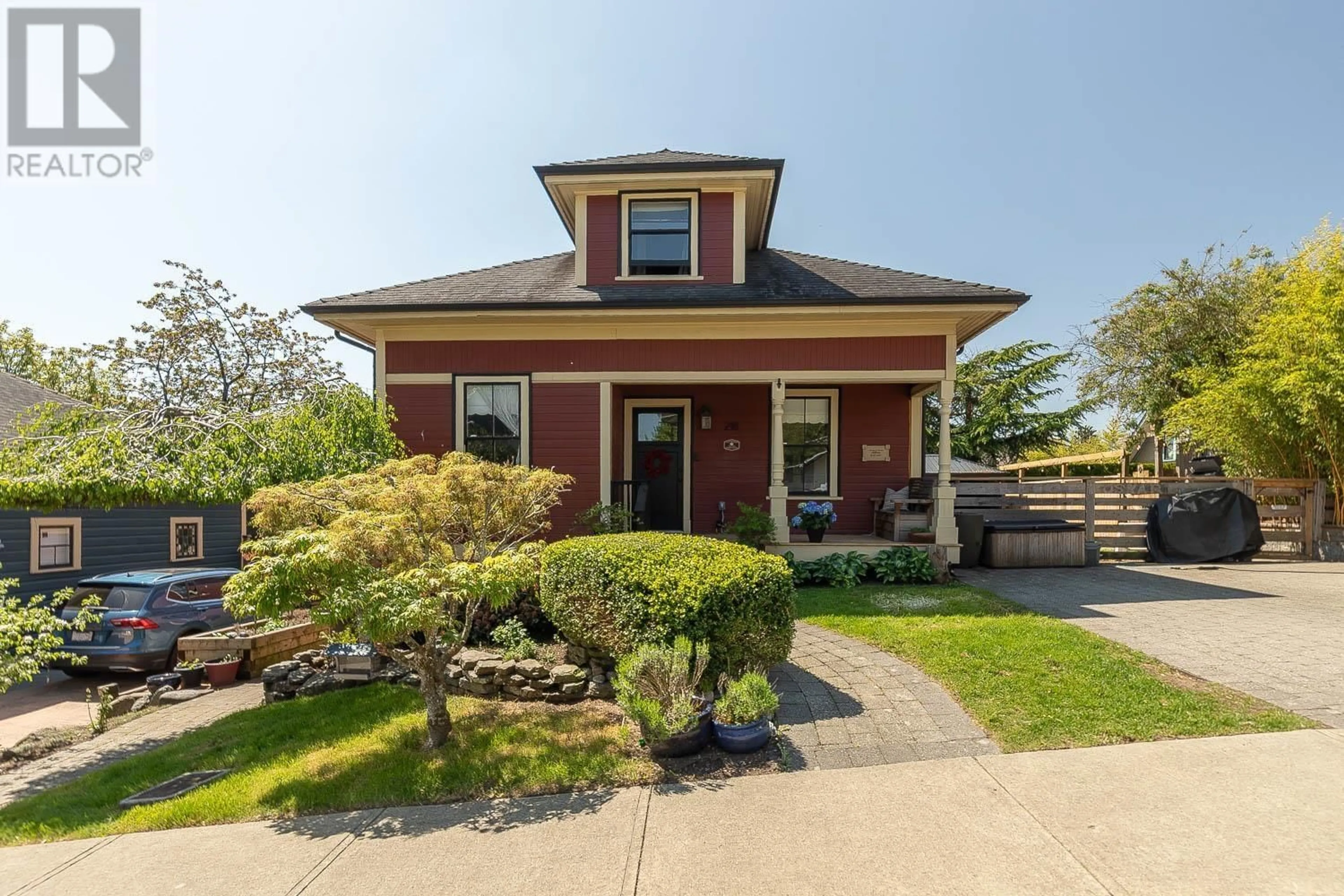 Home with brick exterior material, street for 218 BURR STREET, New Westminster British Columbia V3M3T8
