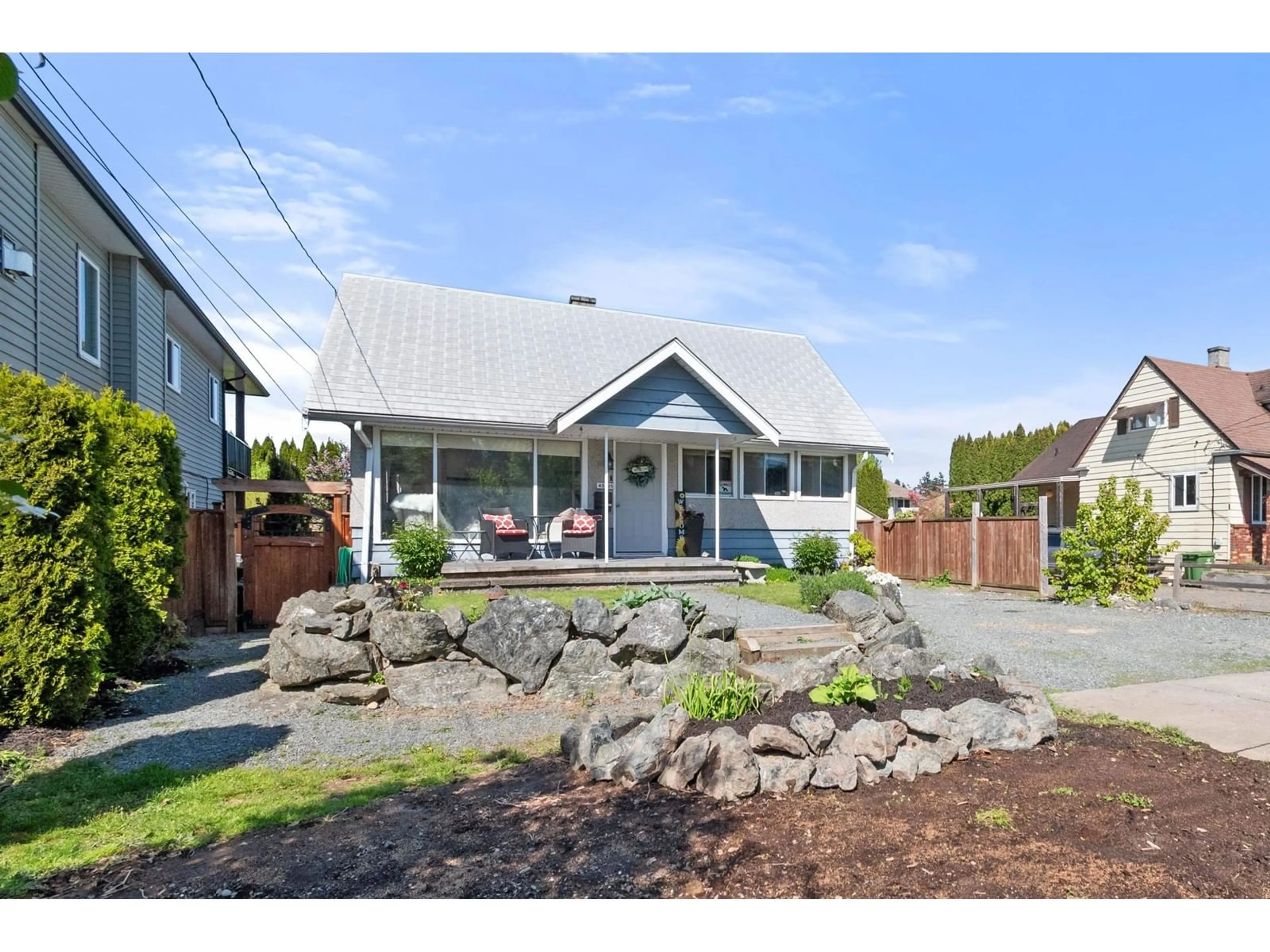 Home with vinyl exterior material, street for 45325 CRESCENT DRIVE, Chilliwack British Columbia V2P1G5