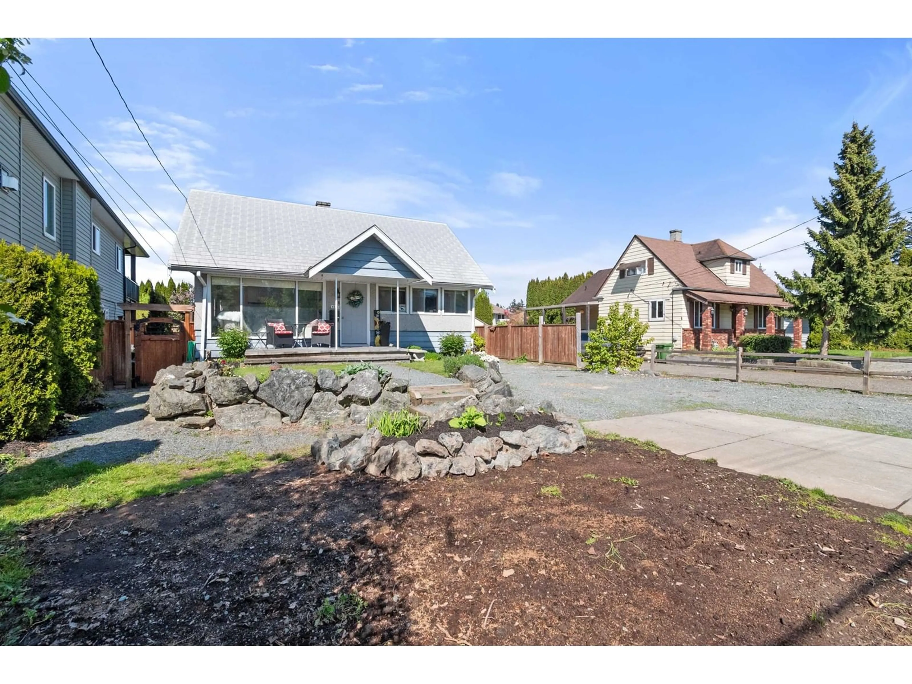 A pic from outside/outdoor area/front of a property/back of a property/a pic from drone, street for 45325 CRESCENT DRIVE, Chilliwack British Columbia V2P1G5