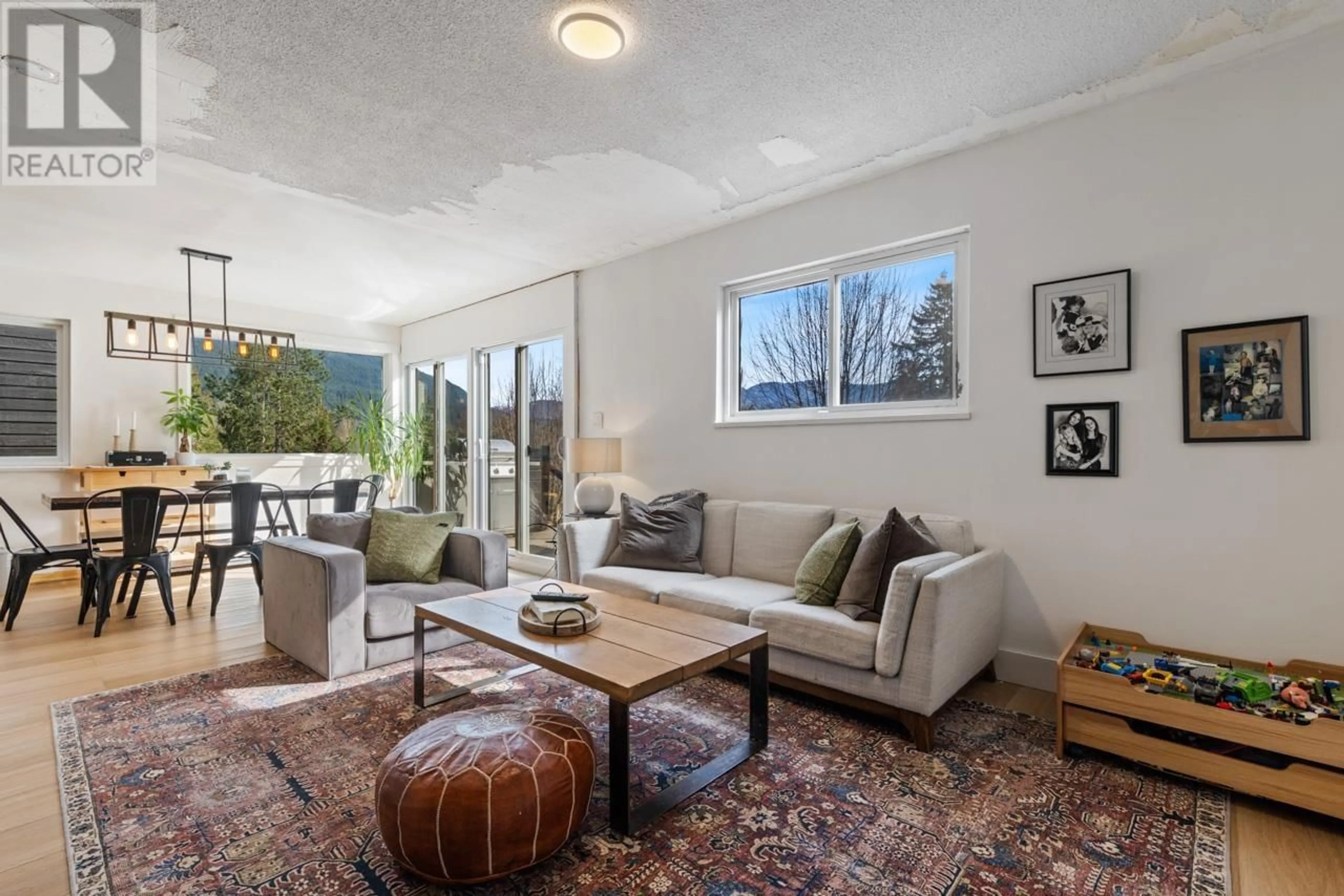 Living room with furniture, unknown for 1110 DEEP COVE ROAD, North Vancouver British Columbia V7G1S3