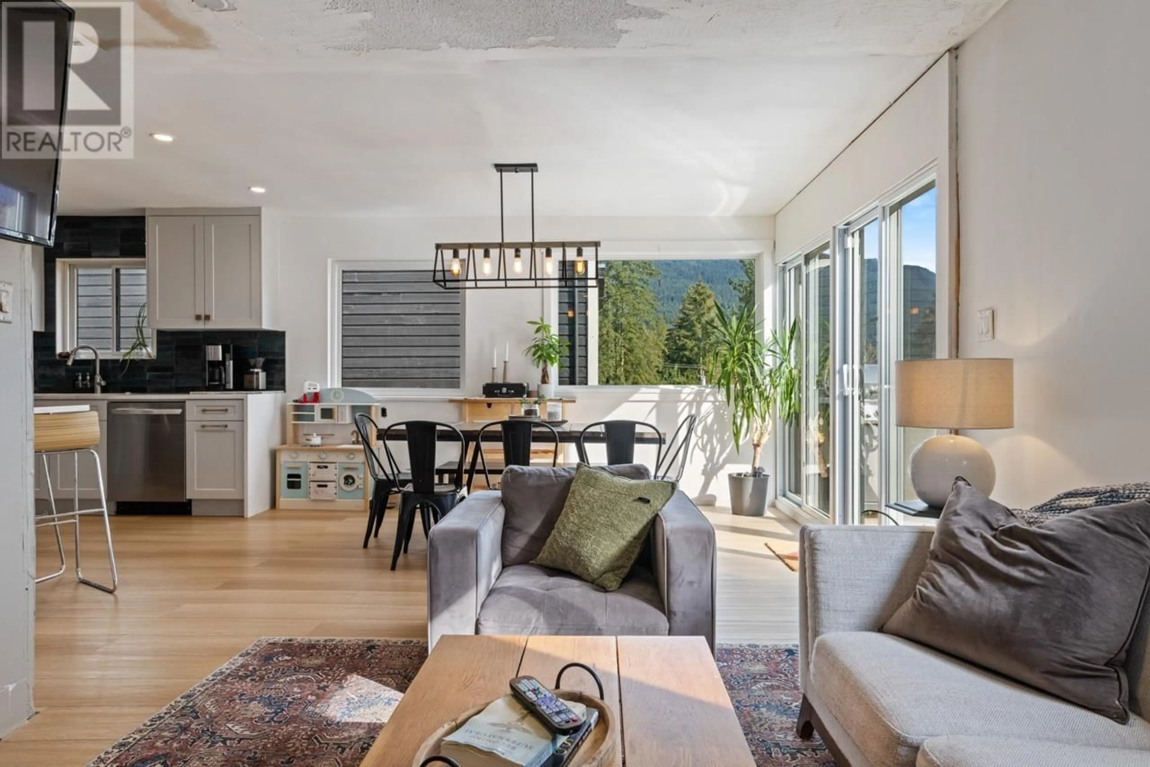 Living room with furniture, unknown for 1110 DEEP COVE ROAD, North Vancouver British Columbia V7G1S3