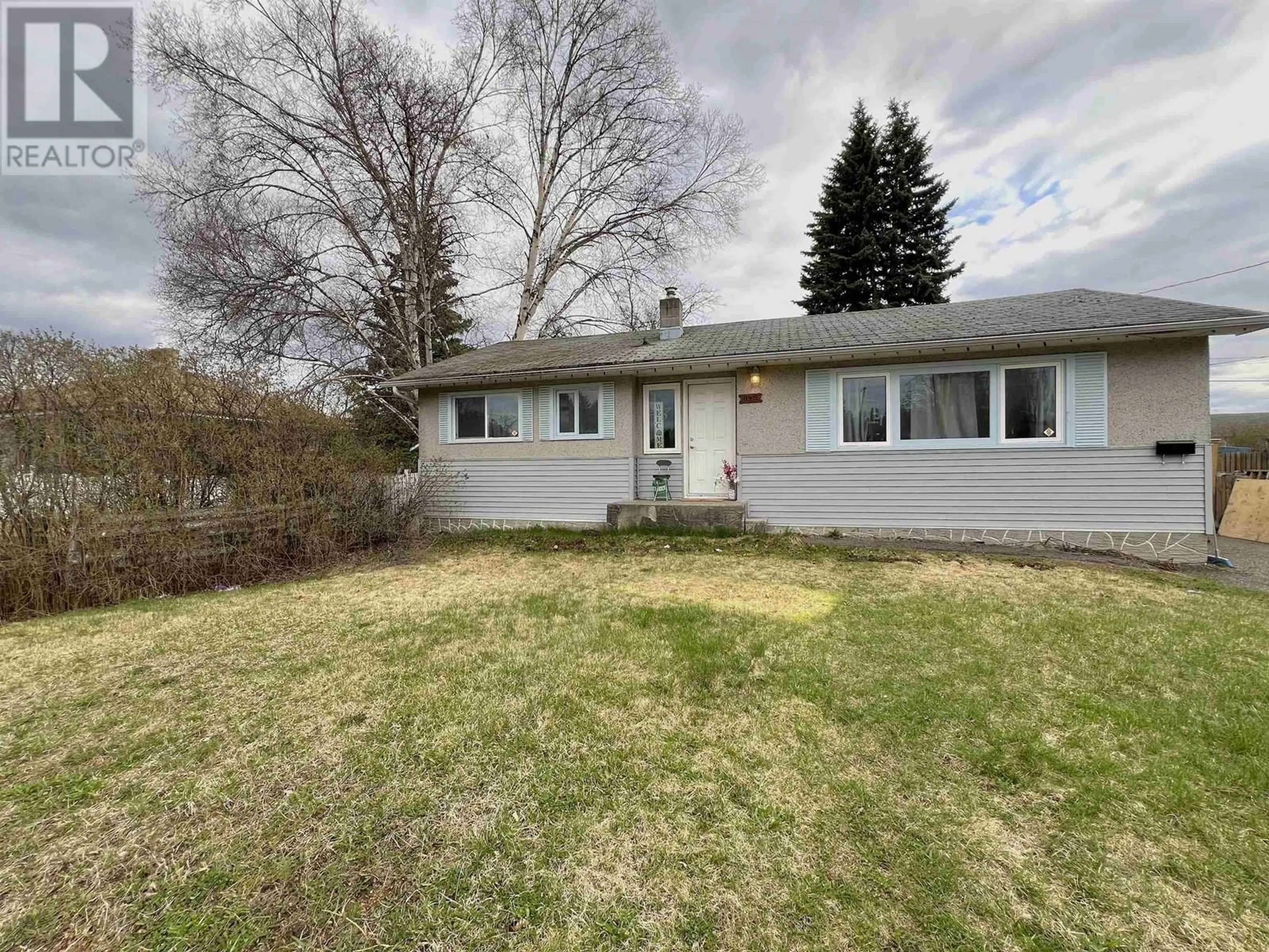A pic from outside/outdoor area/front of a property/back of a property/a pic from drone, street for 1145 20TH AVENUE, Prince George British Columbia V2L4B2