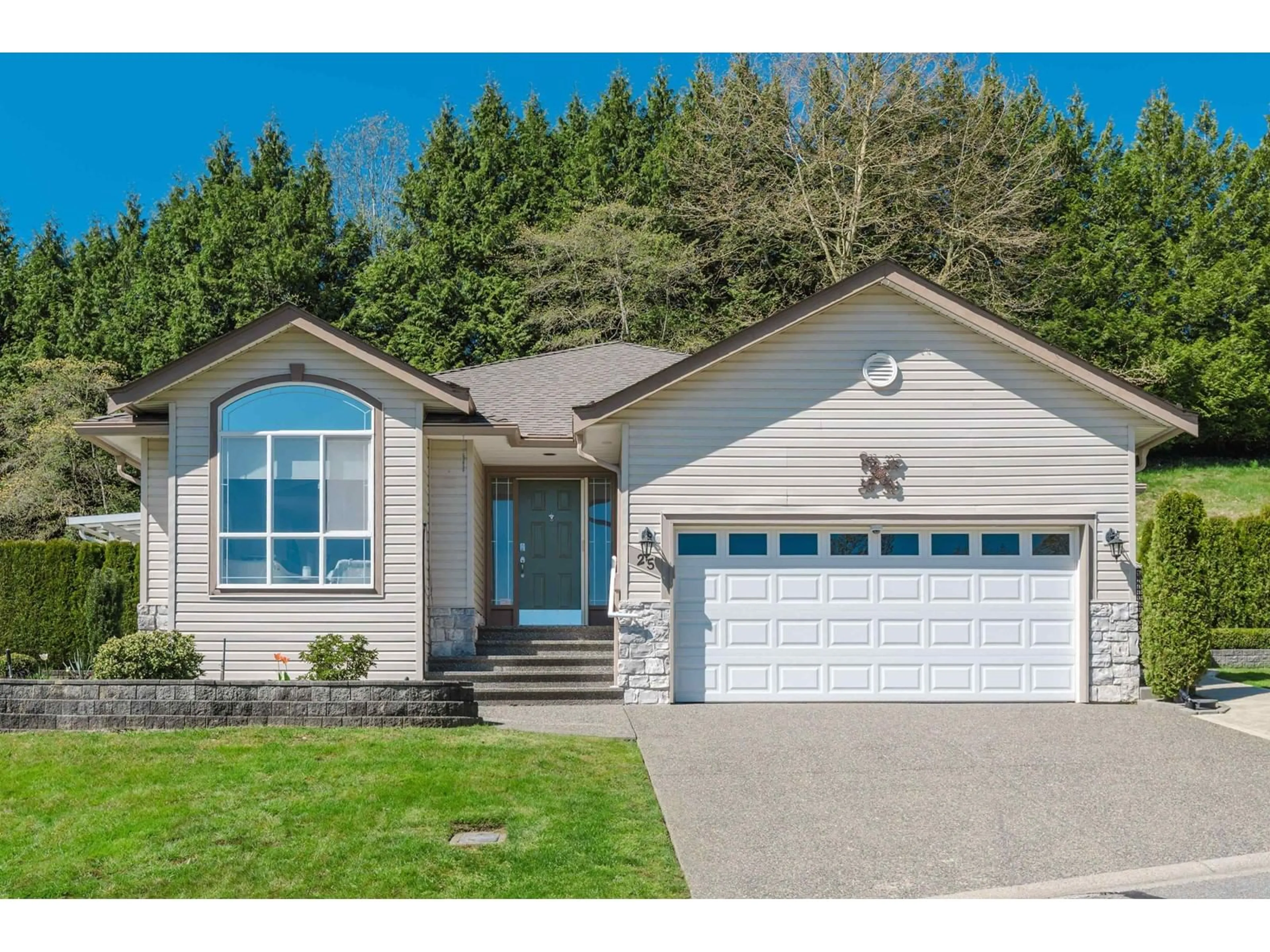 Home with vinyl exterior material, street for 25 - 32250 DOWNES, Abbotsford British Columbia V4X2R1