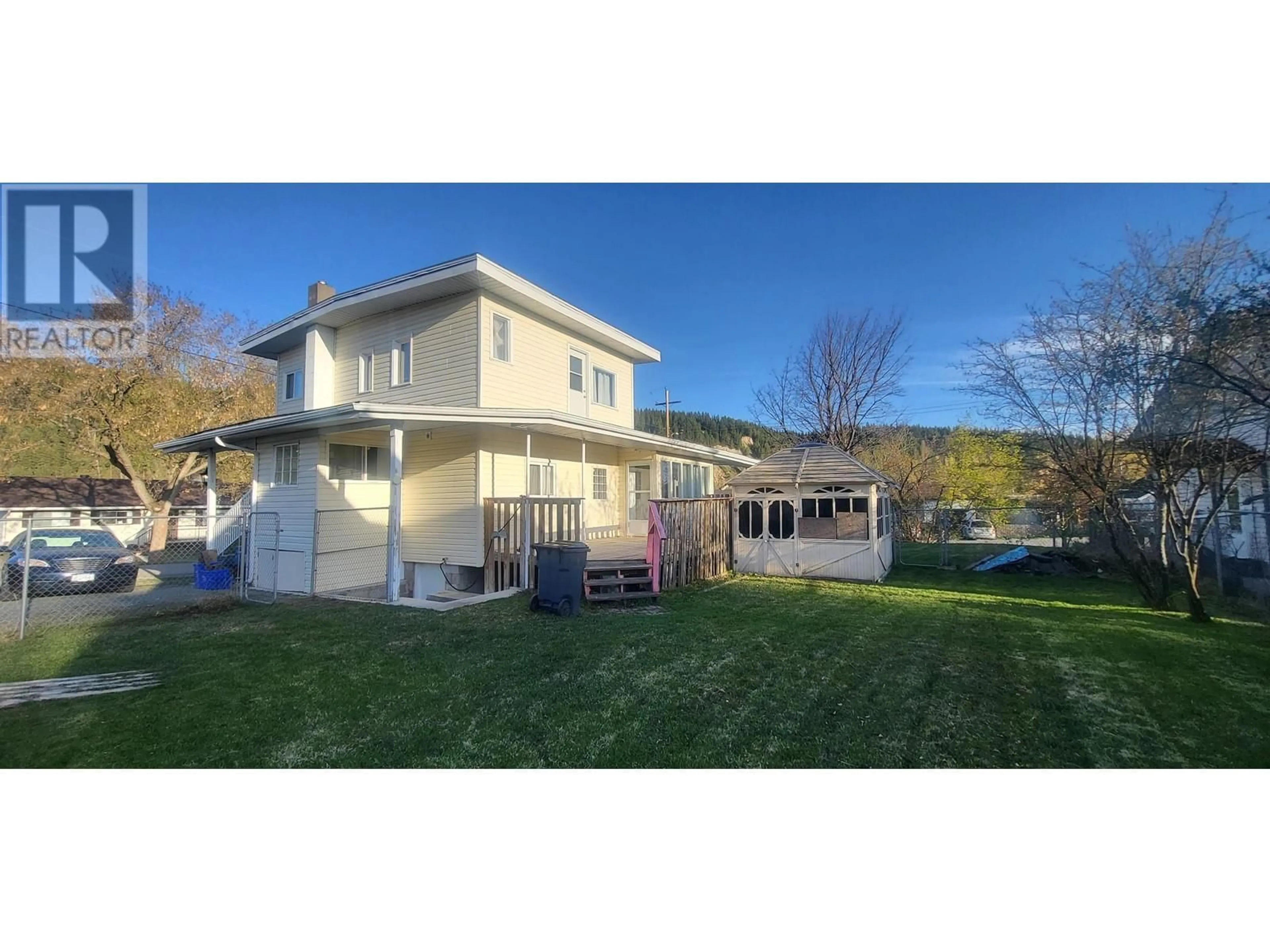 A pic from outside/outdoor area/front of a property/back of a property/a pic from drone, unknown for 808 HAMILTON AVENUE, Prince George British Columbia V2L4G9