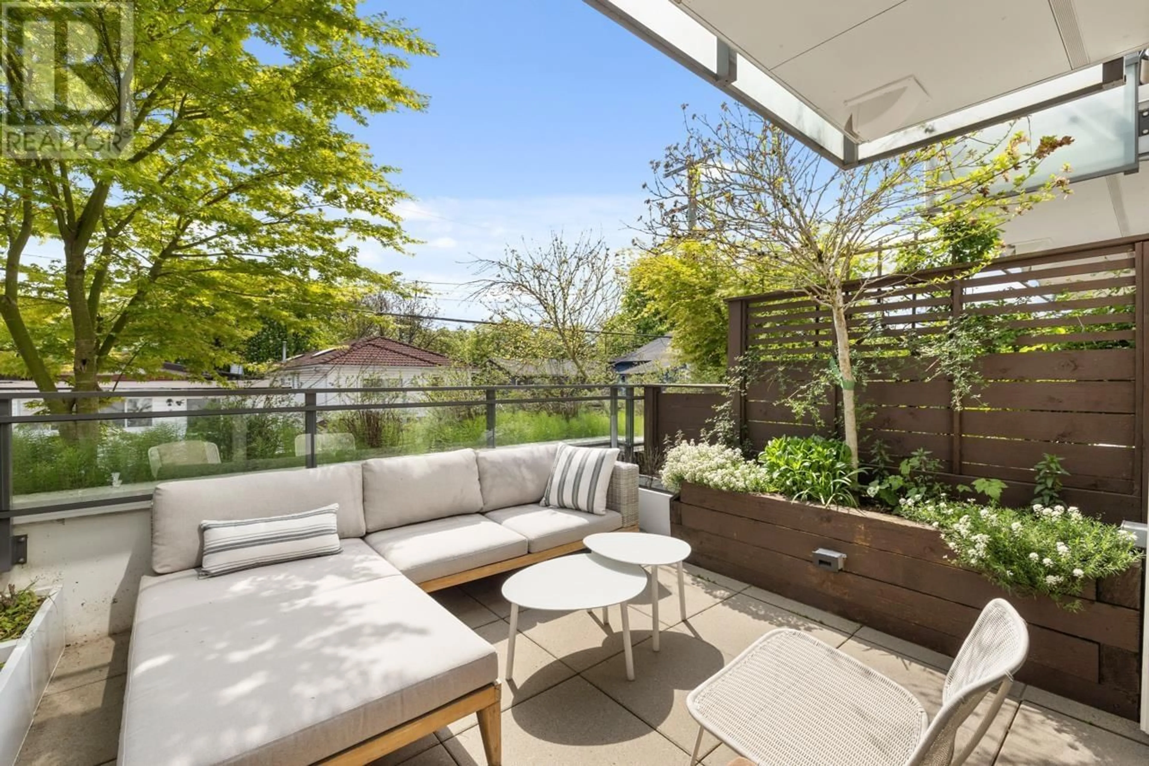 Patio, water/lake/river/ocean view for 204 - 630 BROADWAY STREET, Vancouver British Columbia V5T0J1