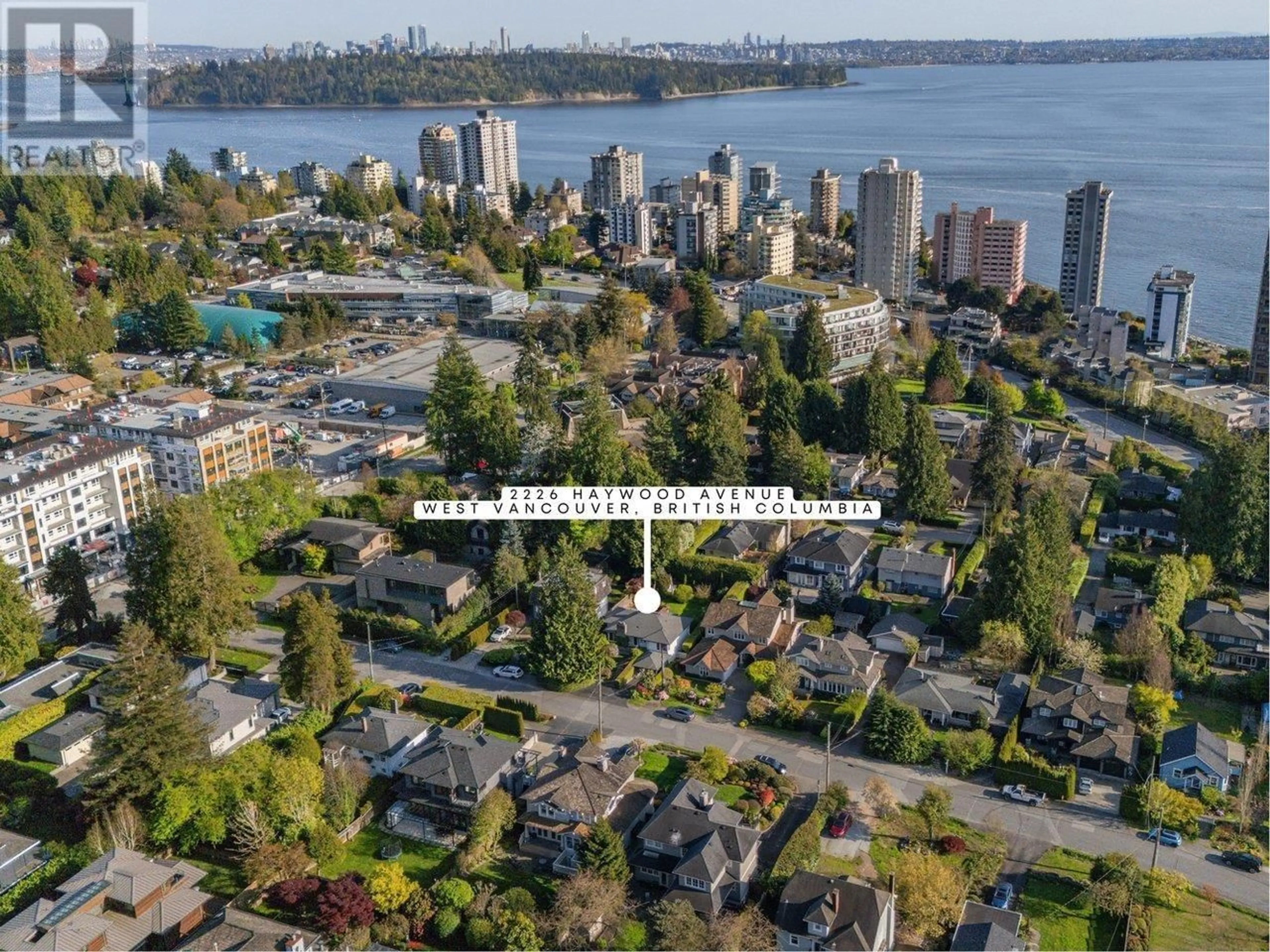 A pic from outside/outdoor area/front of a property/back of a property/a pic from drone, water/lake/river/ocean view for 2226 HAYWOOD AVENUE, West Vancouver British Columbia V7V1X5