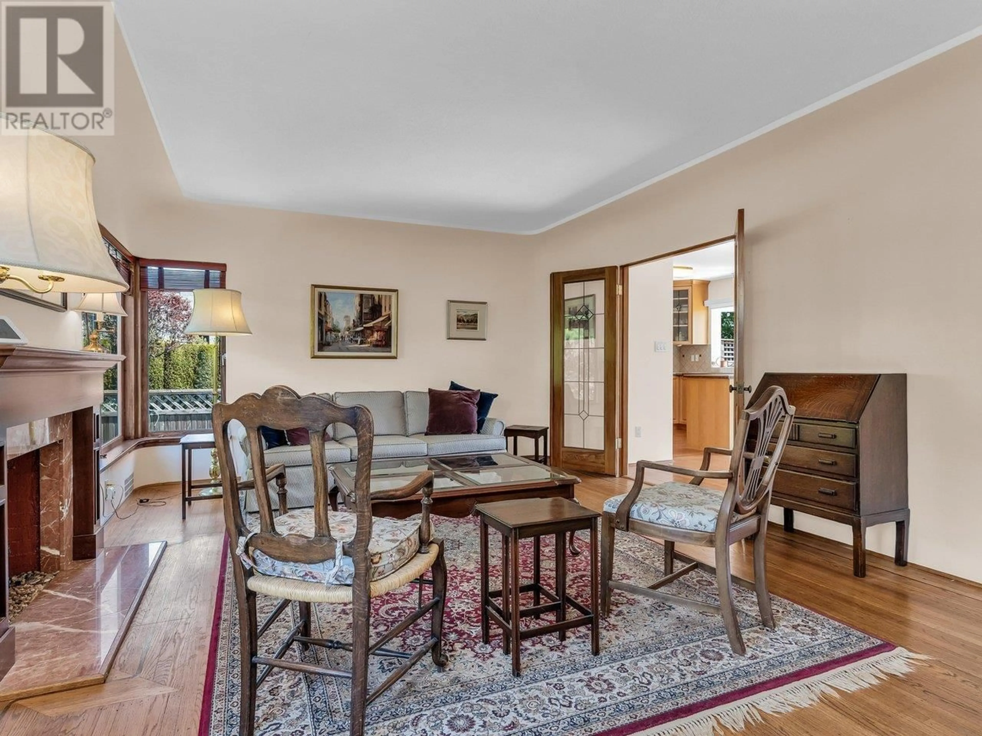 Living room with furniture, unknown for 2226 HAYWOOD AVENUE, West Vancouver British Columbia V7V1X5