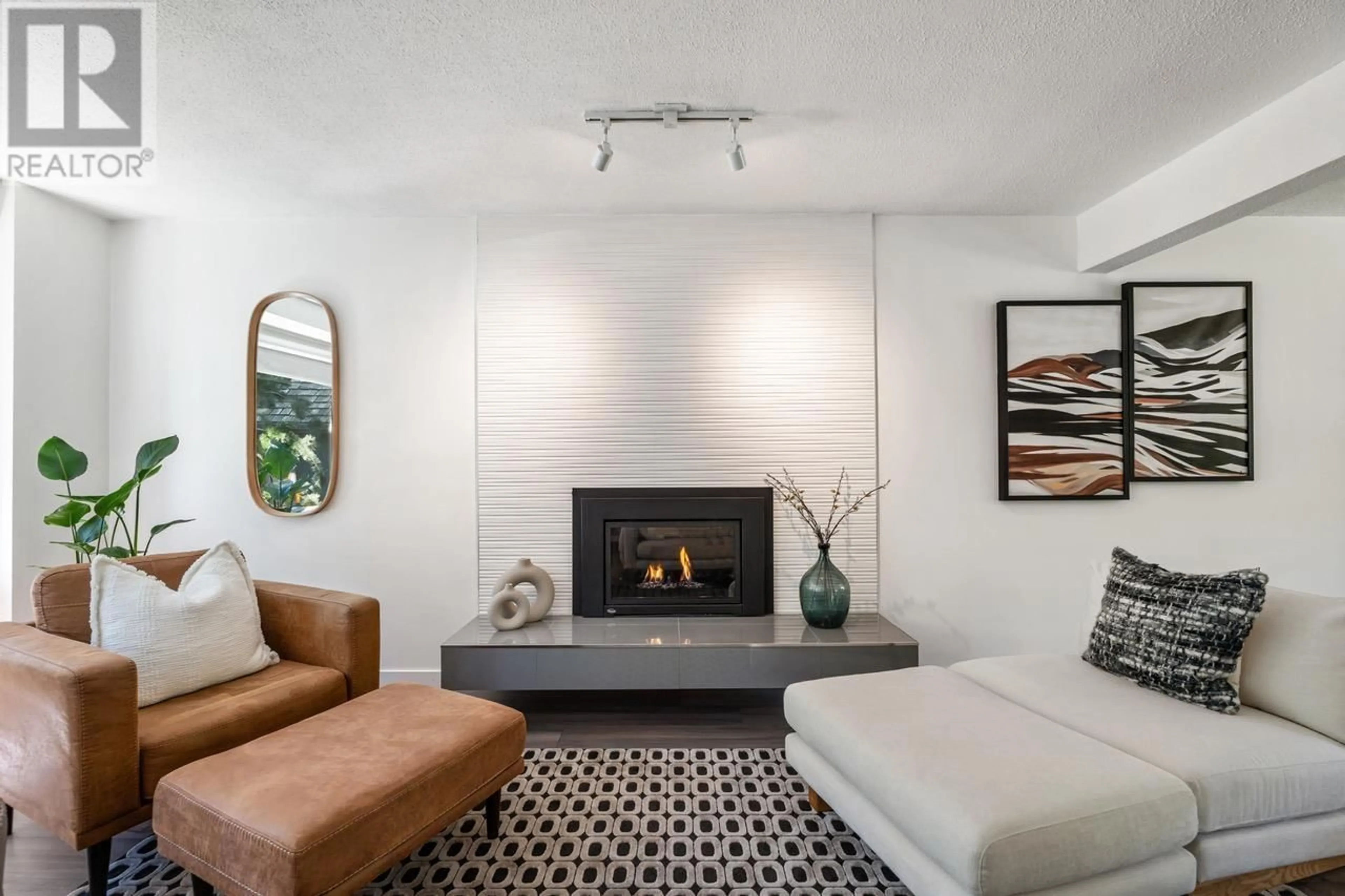 Living room with furniture, ceramic/tile floor for 5441 CLIFFRIDGE AVENUE, North Vancouver British Columbia V7R3V5