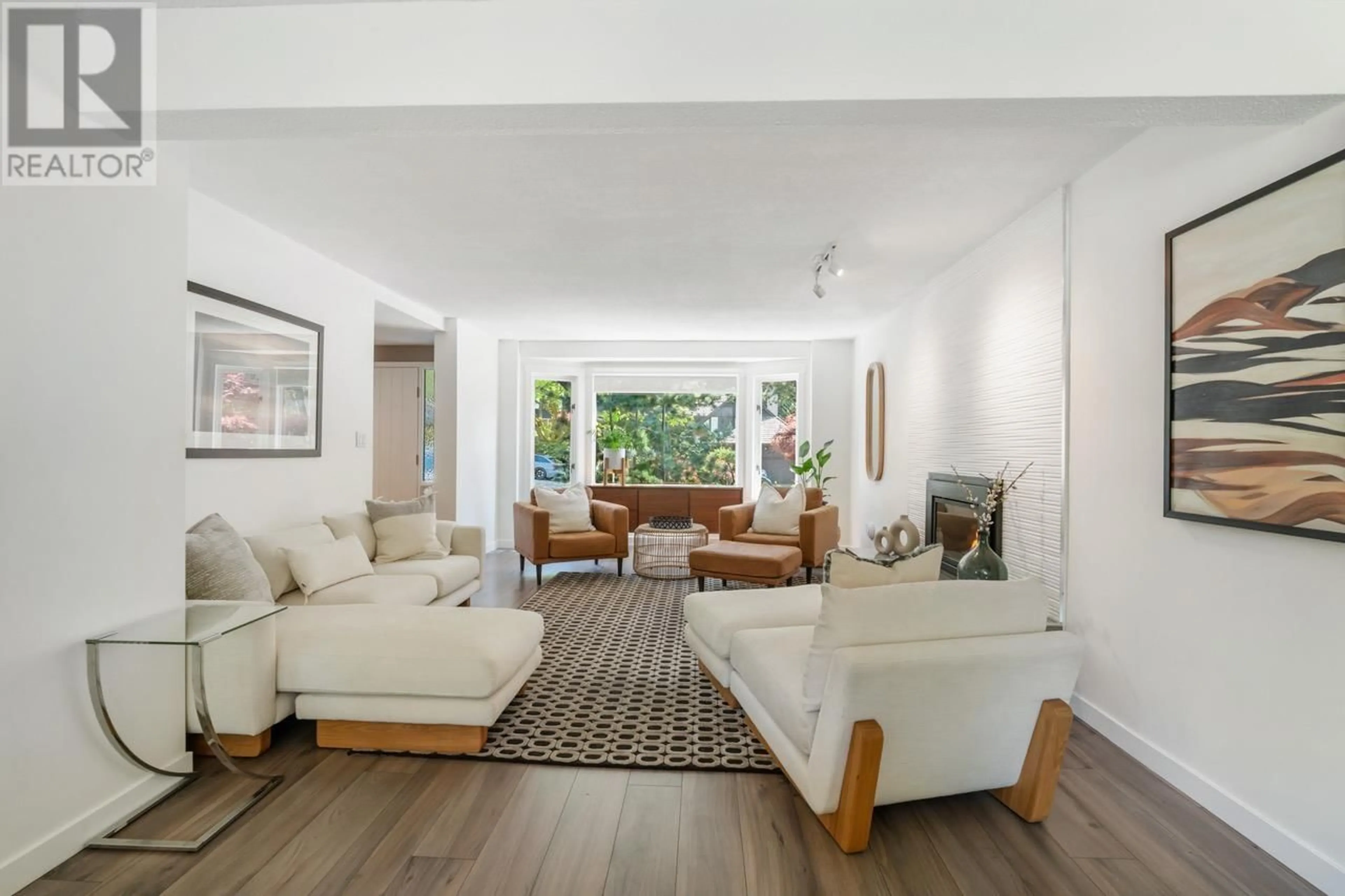Living room with furniture, unknown for 5441 CLIFFRIDGE AVENUE, North Vancouver British Columbia V7R3V5