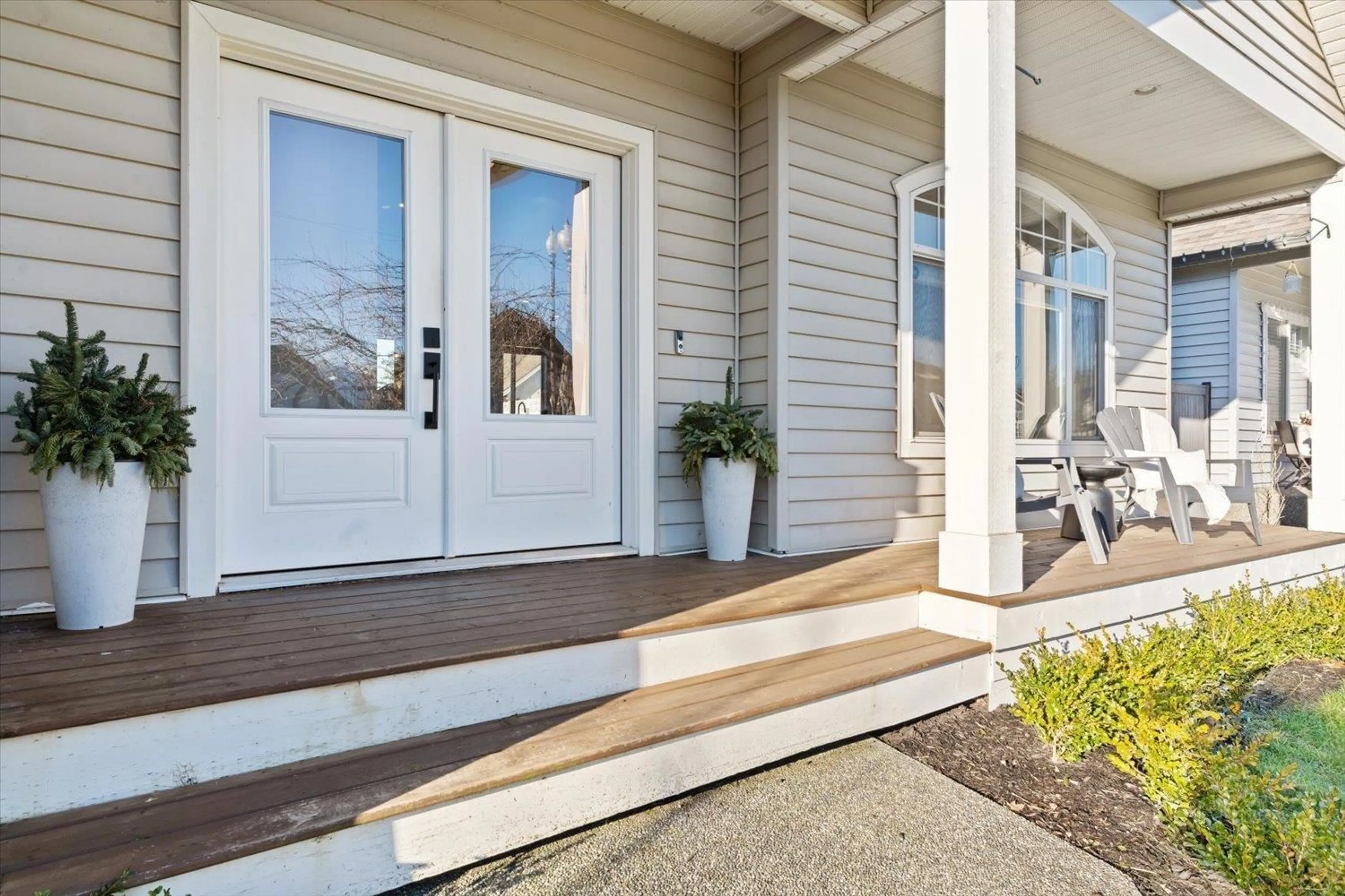 Home with vinyl exterior material, street for 6819 SCHOOL LANE, Chilliwack British Columbia V2R5T1