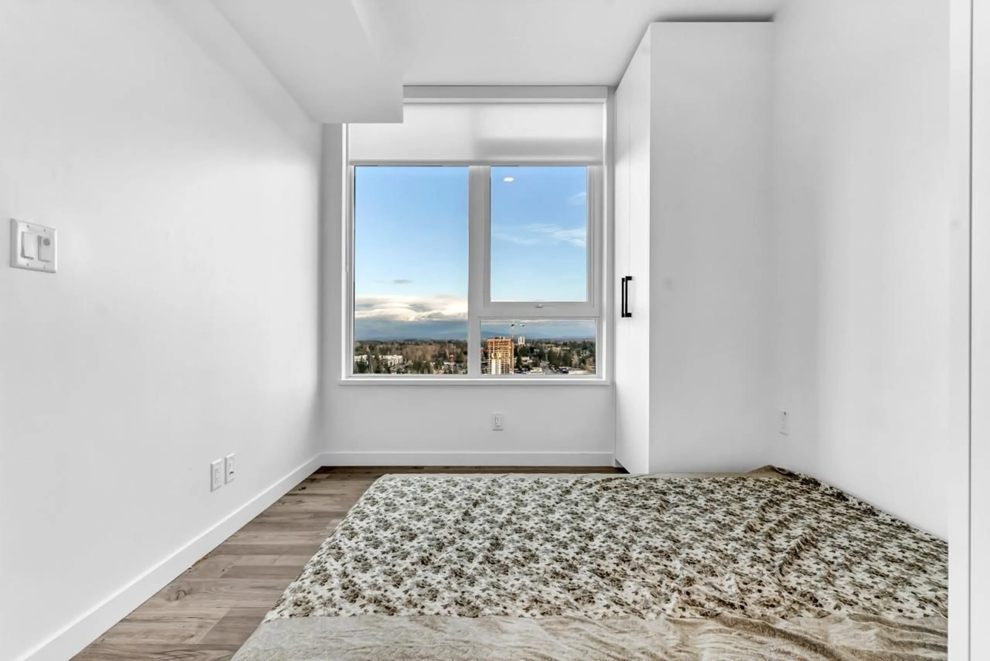 A pic of a room for 3304 - 10448 UNIVERSITY, Surrey British Columbia V3T0S7