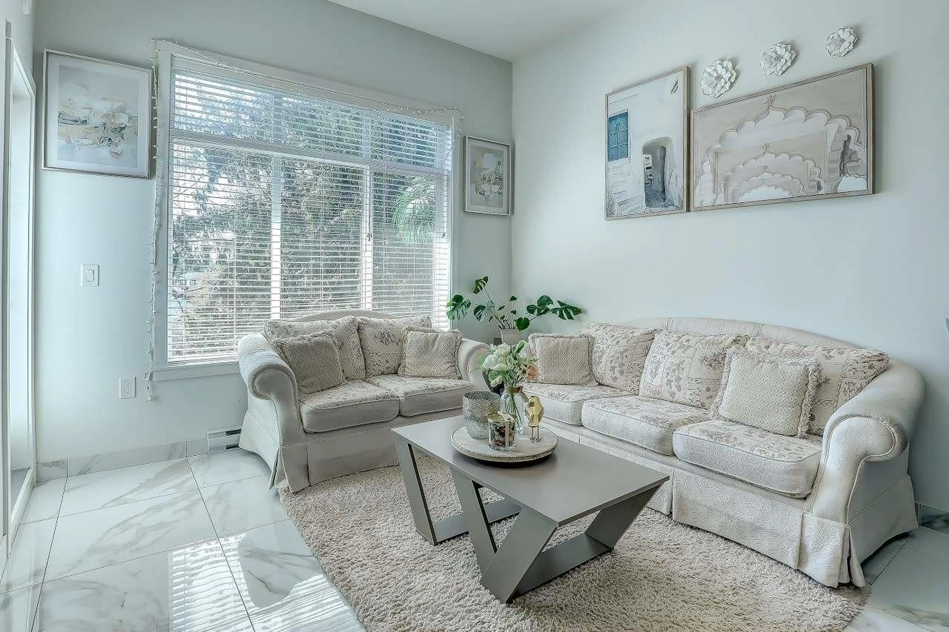 Living room with furniture, unknown for 409 - 5415 BRYDON, Langley British Columbia V3A0N4