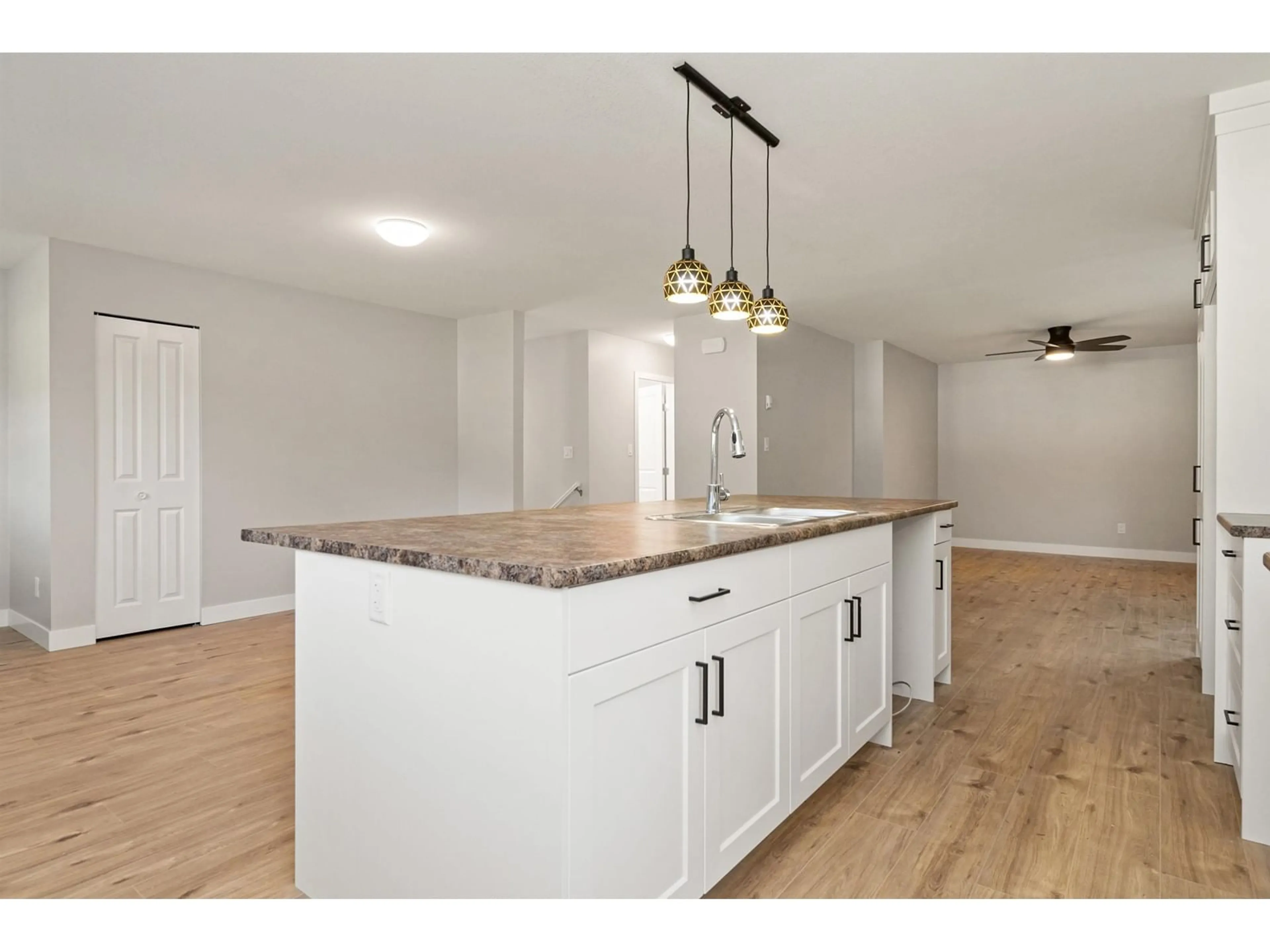 Open concept kitchen, unknown for 840 7TH AVENUE, Hope British Columbia V0X1L4