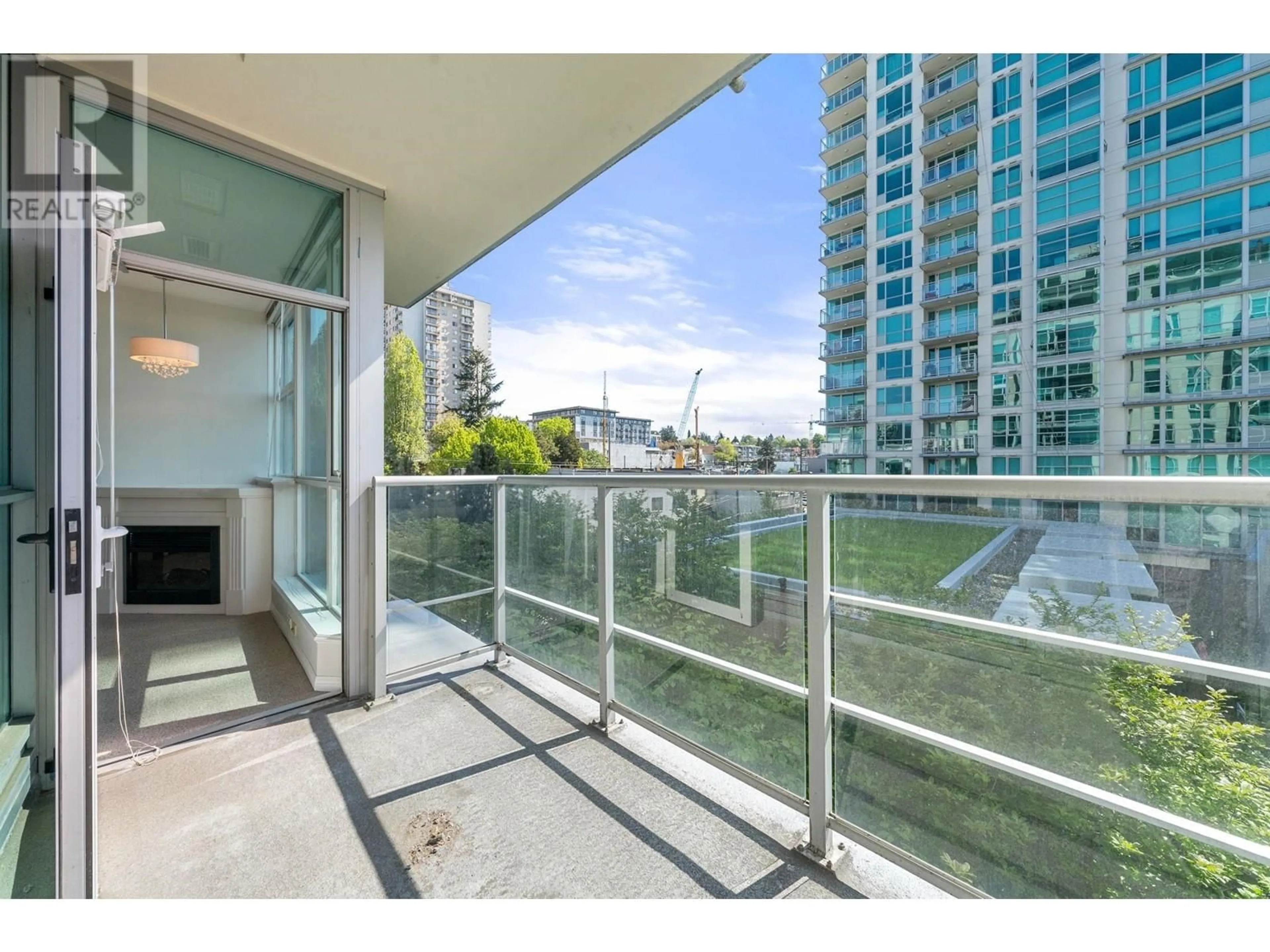 Patio, water/lake/river/ocean view for 605 - 168 ESPLANADE AVENUE, North Vancouver British Columbia V7L4X8