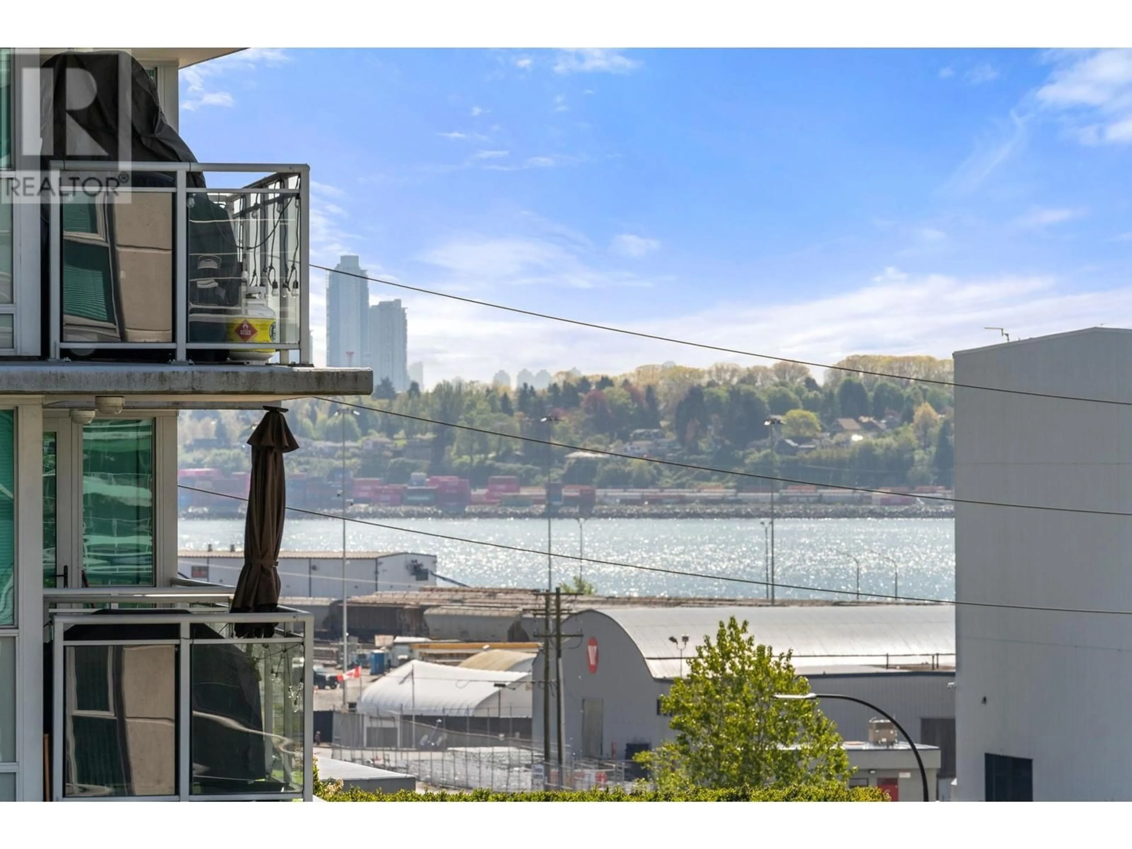 Balcony in the apartment, water/lake/river/ocean view for 605 - 168 ESPLANADE AVENUE, North Vancouver British Columbia V7L4X8