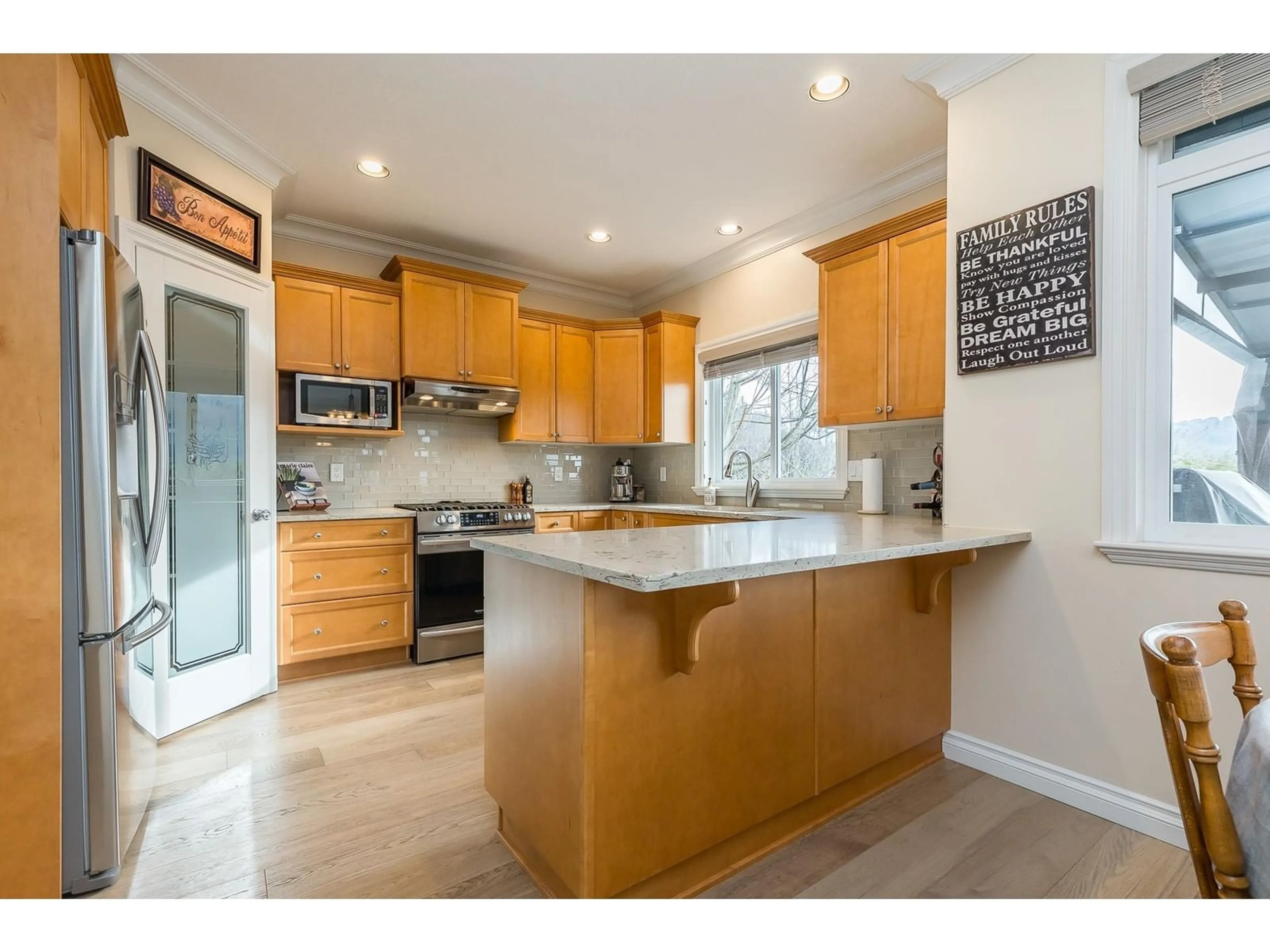 Open concept kitchen, unknown for 35562 ALLISON, Abbotsford British Columbia V3G3B7