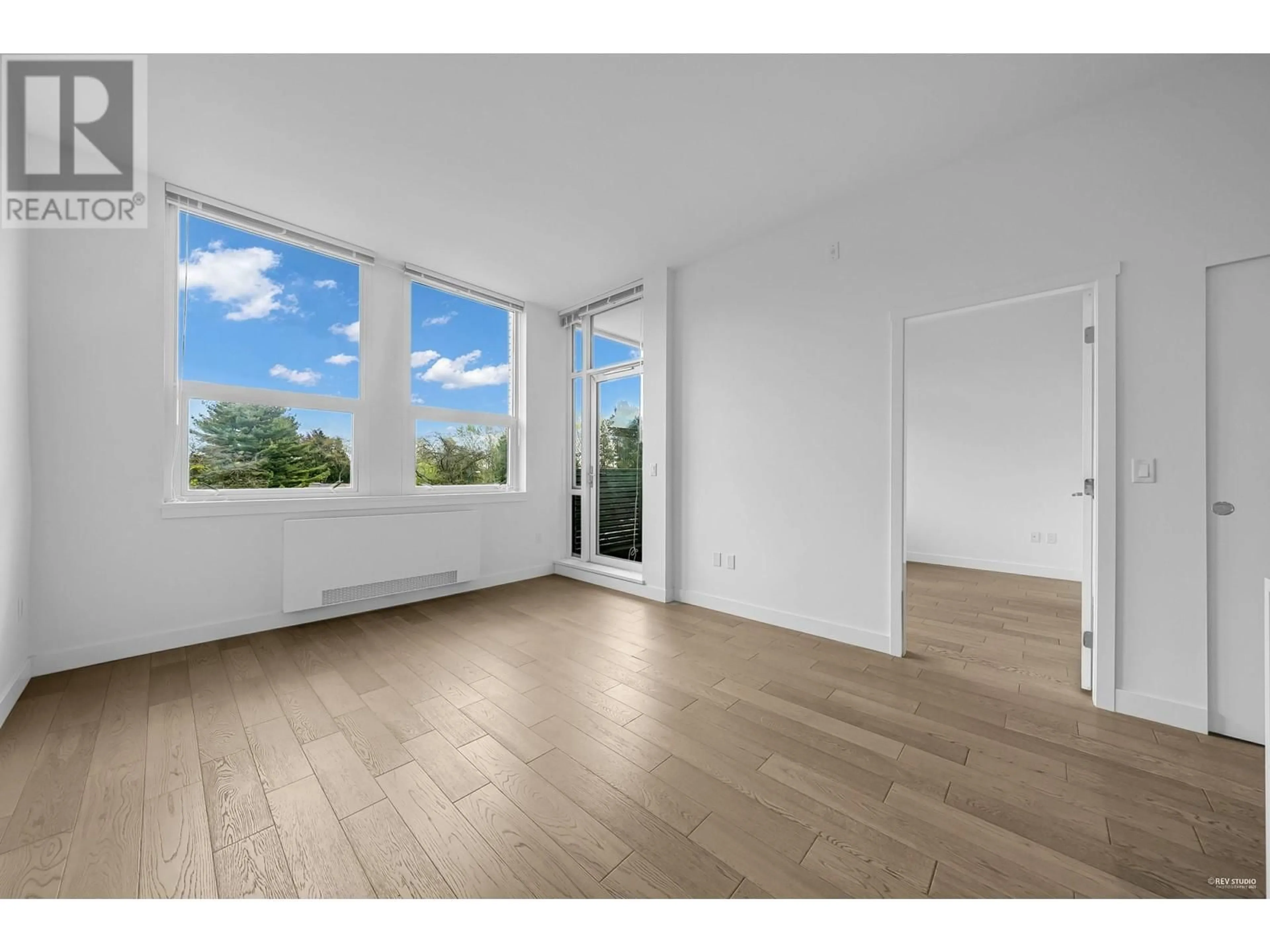 A pic of a room for 304 - 6733 CAMBIE STREET, Vancouver British Columbia V6P3H1