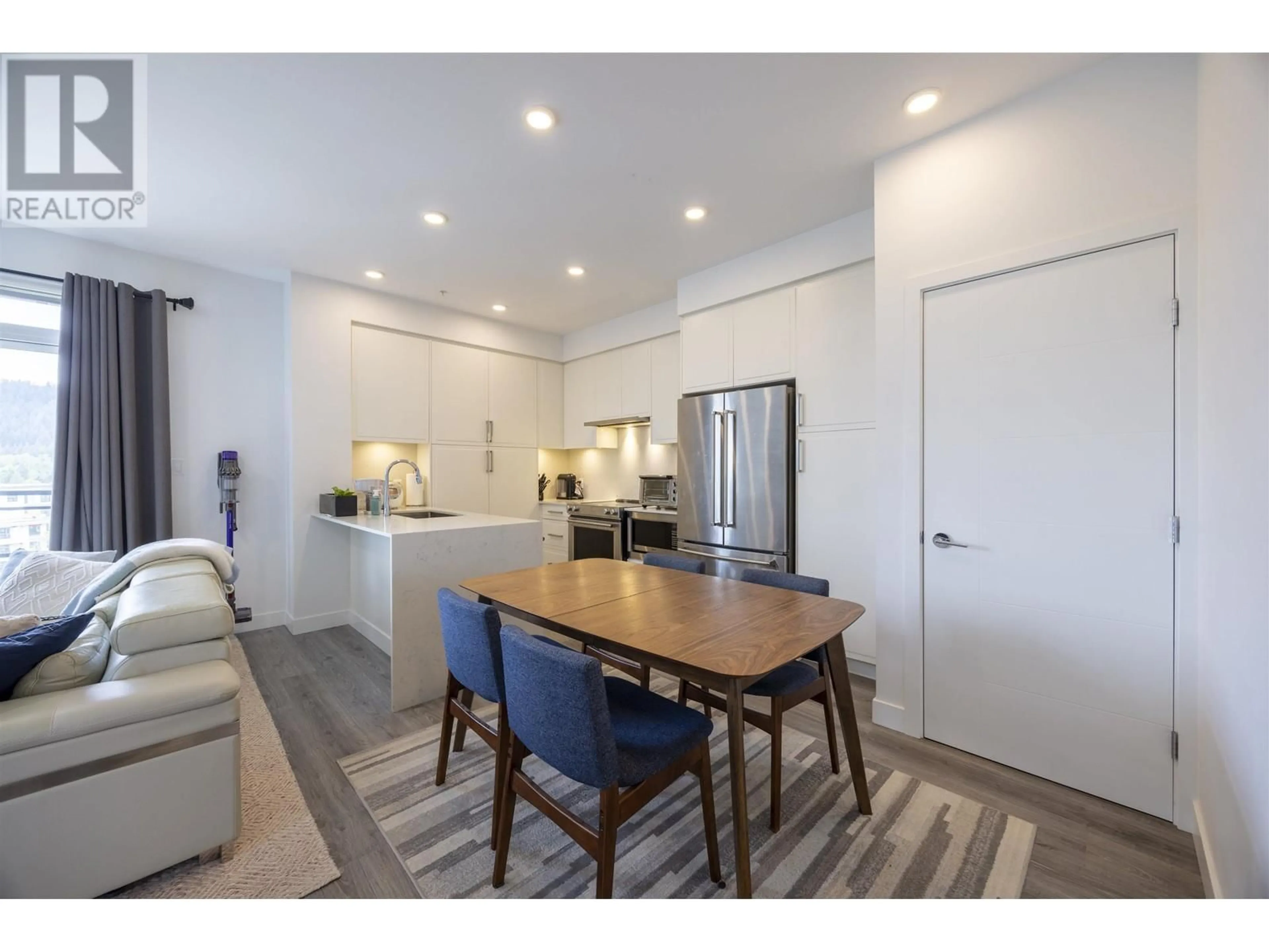 Open concept kitchen, unknown for 606 - 700 CLARKE ROAD, Coquitlam British Columbia V3J0K5