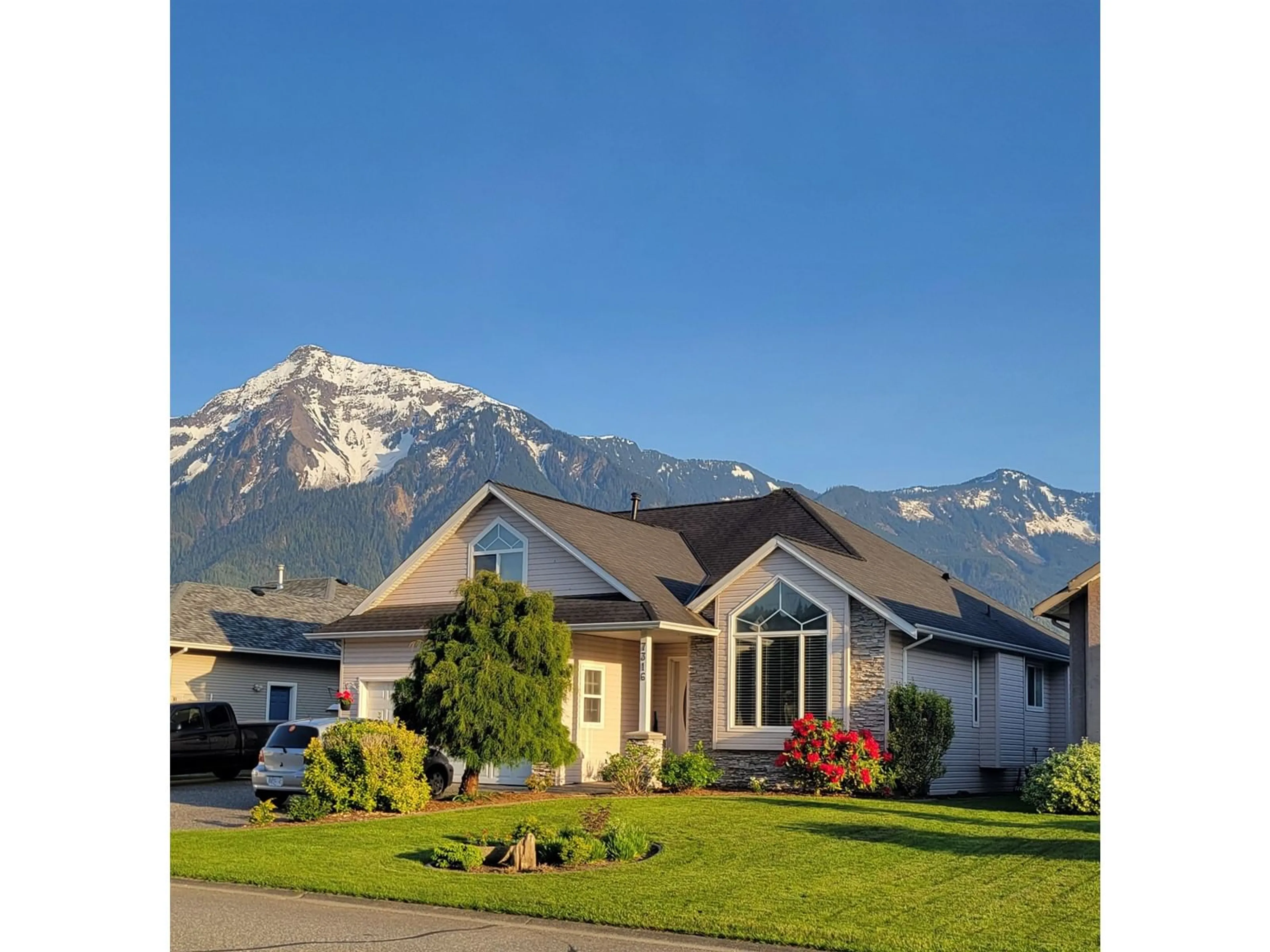 Home with vinyl exterior material, mountain view for 7316 ELM ROAD, Agassiz British Columbia V0M1A2