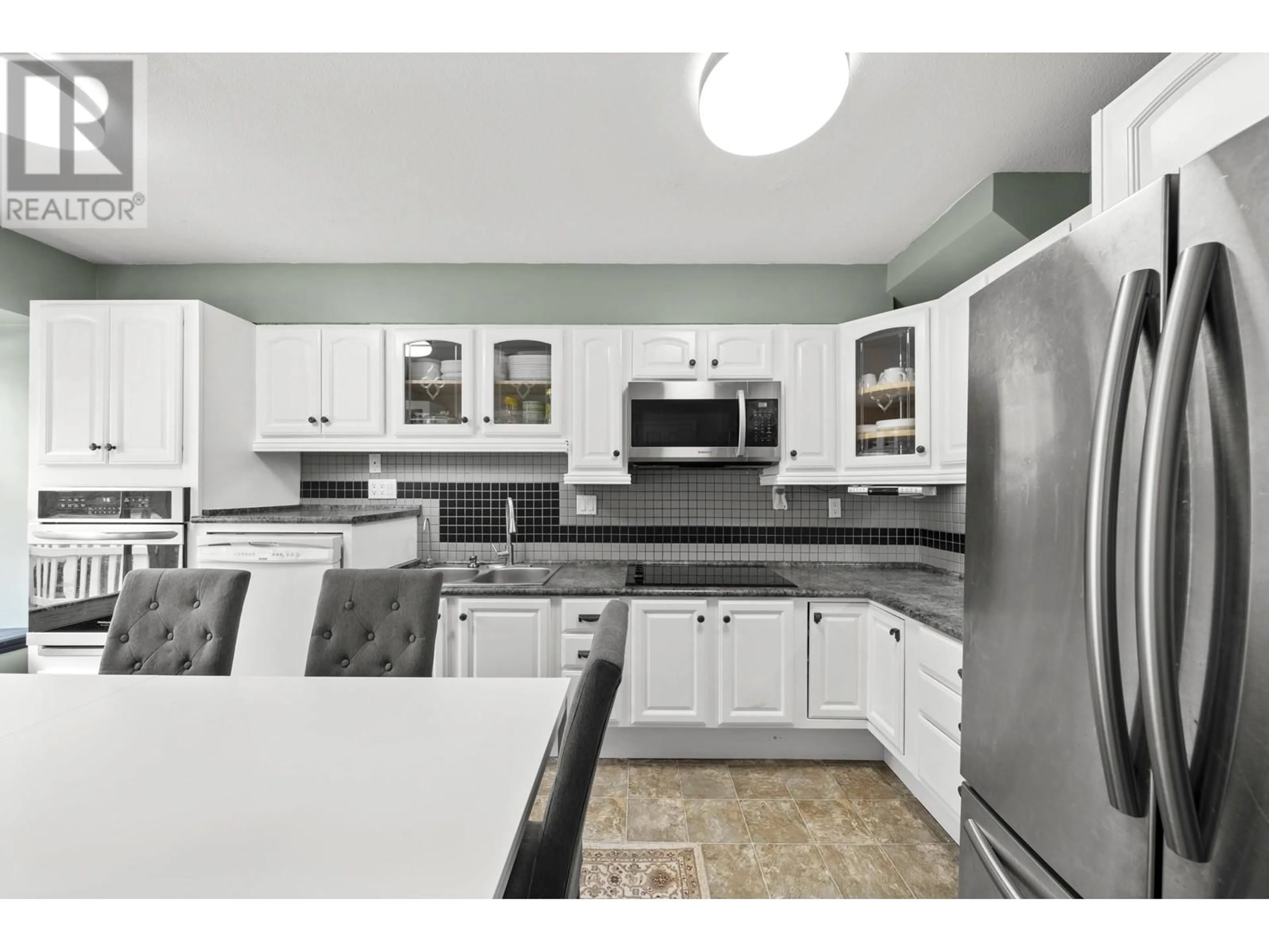 Open concept kitchen, ceramic/tile floor for 113 - 12099 237 STREET, Maple Ridge British Columbia V4R2C3