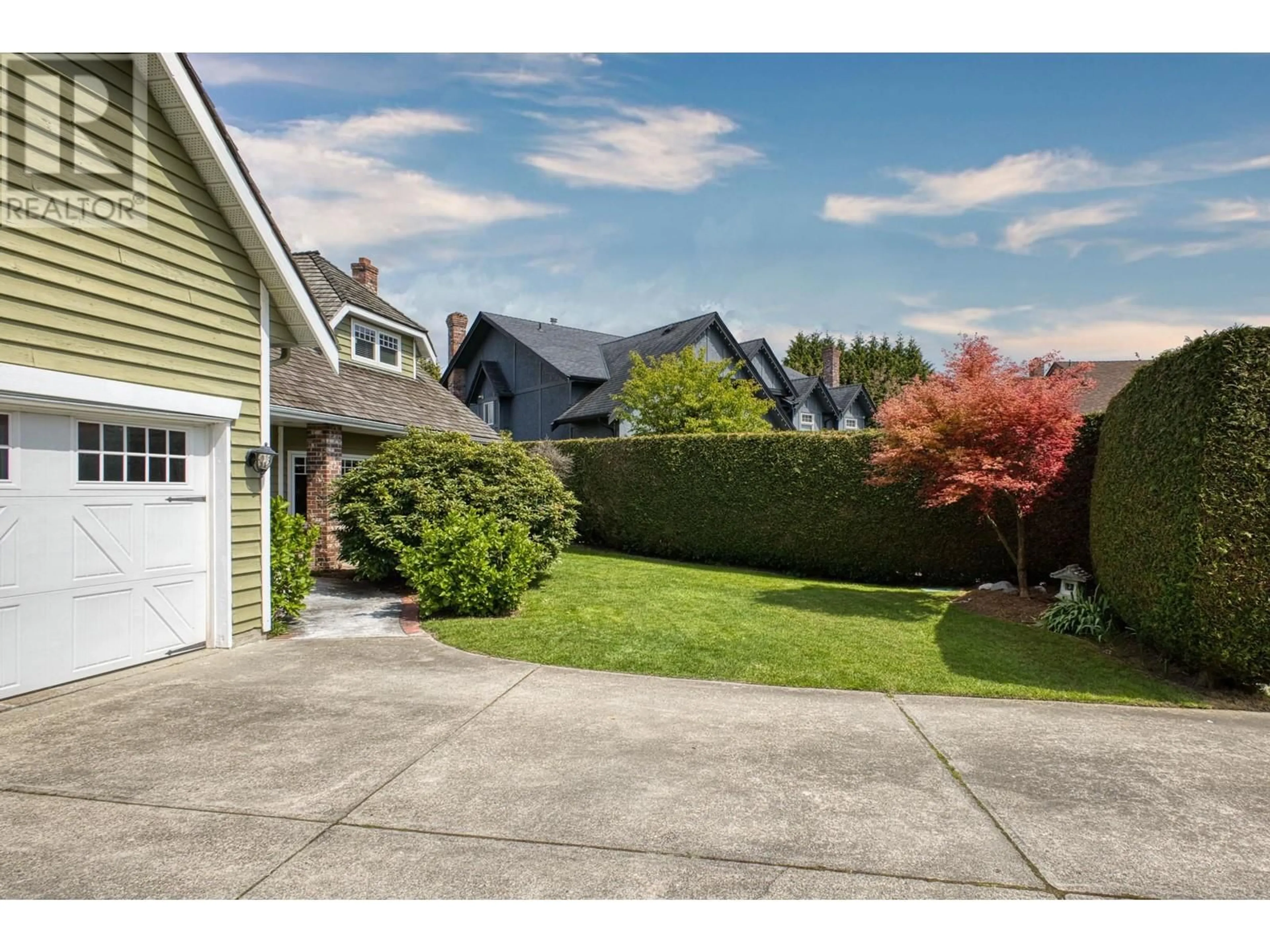 Home with vinyl exterior material, street for 6811 JUNIPER DRIVE, Richmond British Columbia V7E4Z5