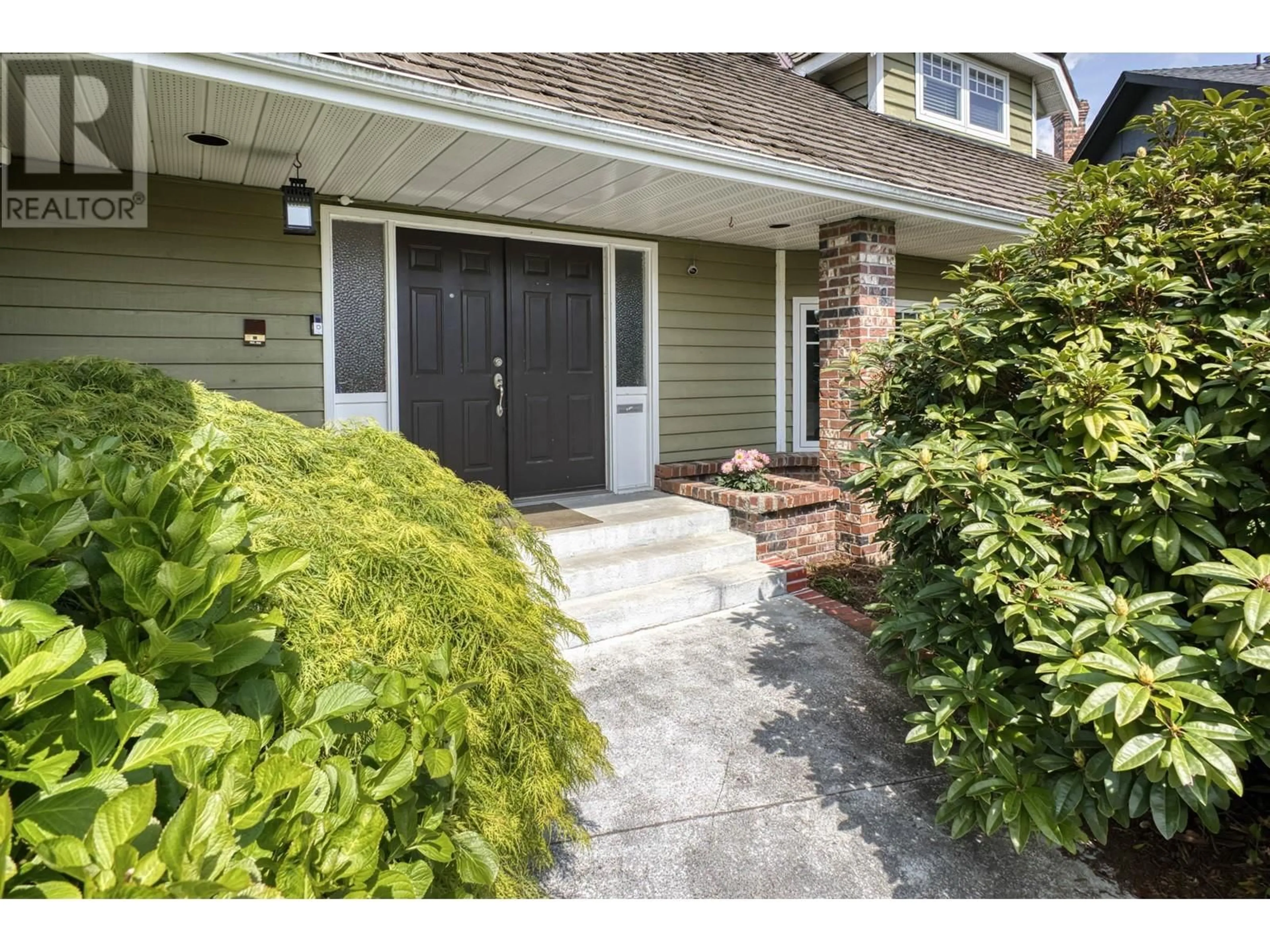 Indoor entryway for 6811 JUNIPER DRIVE, Richmond British Columbia V7E4Z5
