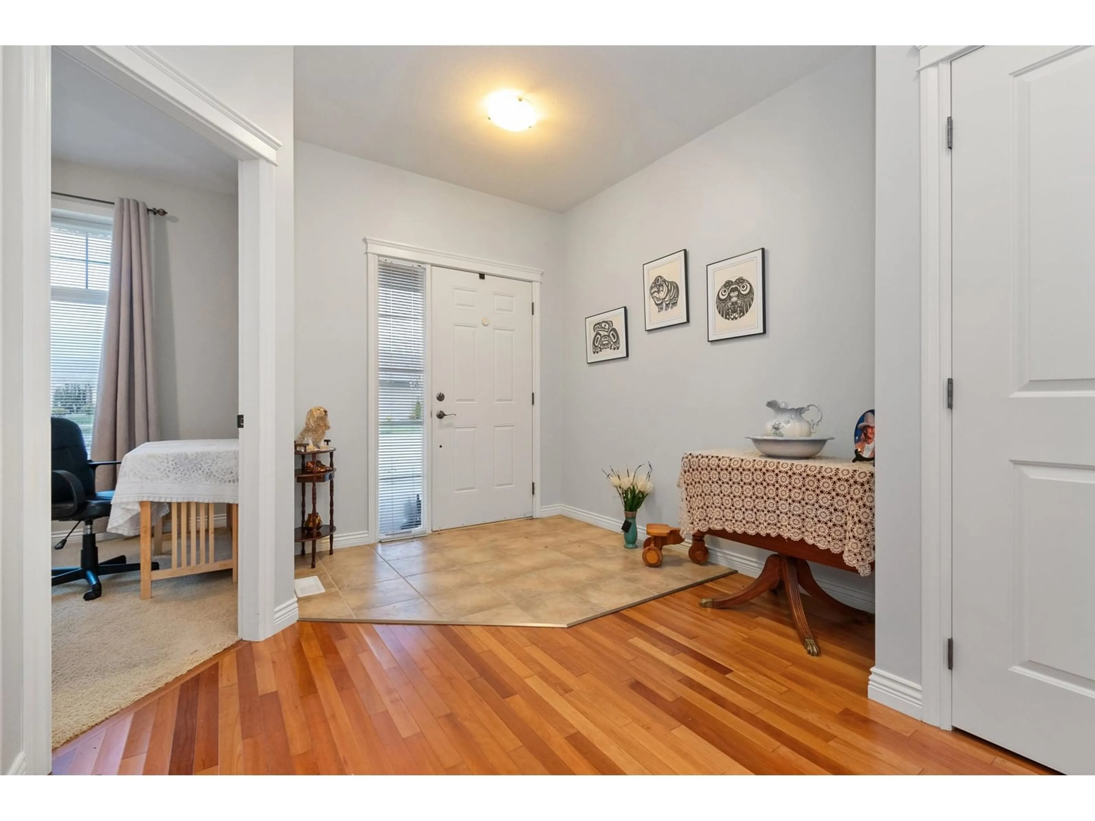 Indoor entryway for 46532 STONEY CREEK DRIVE, Chilliwack British Columbia V2R5N4