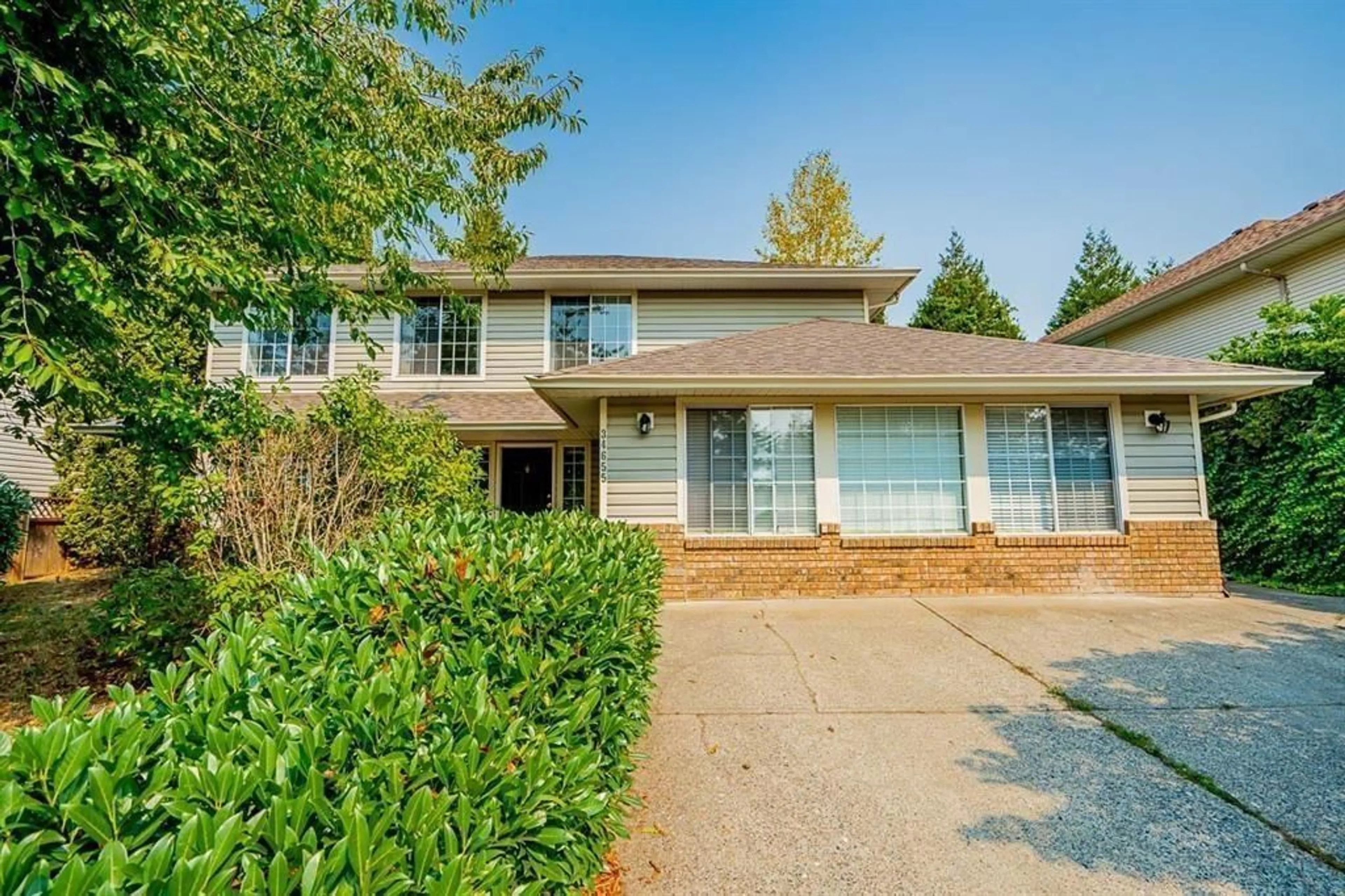 Home with vinyl exterior material, street for 34655 BALDWIN, Abbotsford British Columbia V2S7H9