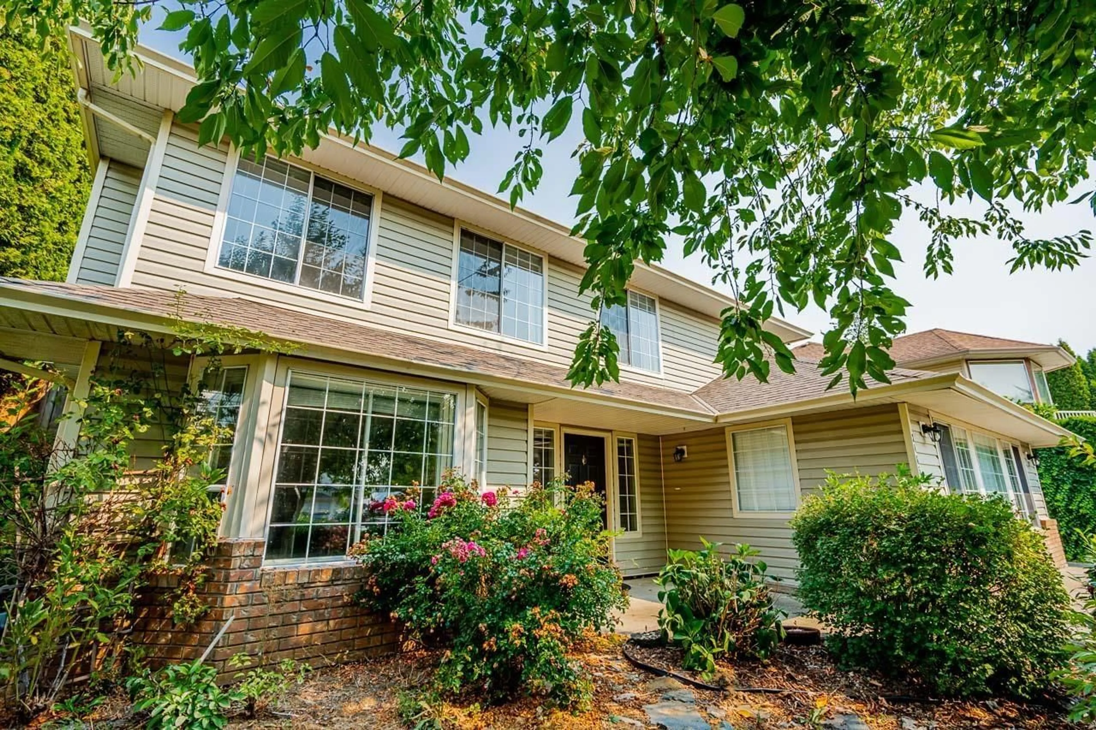 Home with vinyl exterior material, street for 34655 BALDWIN, Abbotsford British Columbia V2S7H9