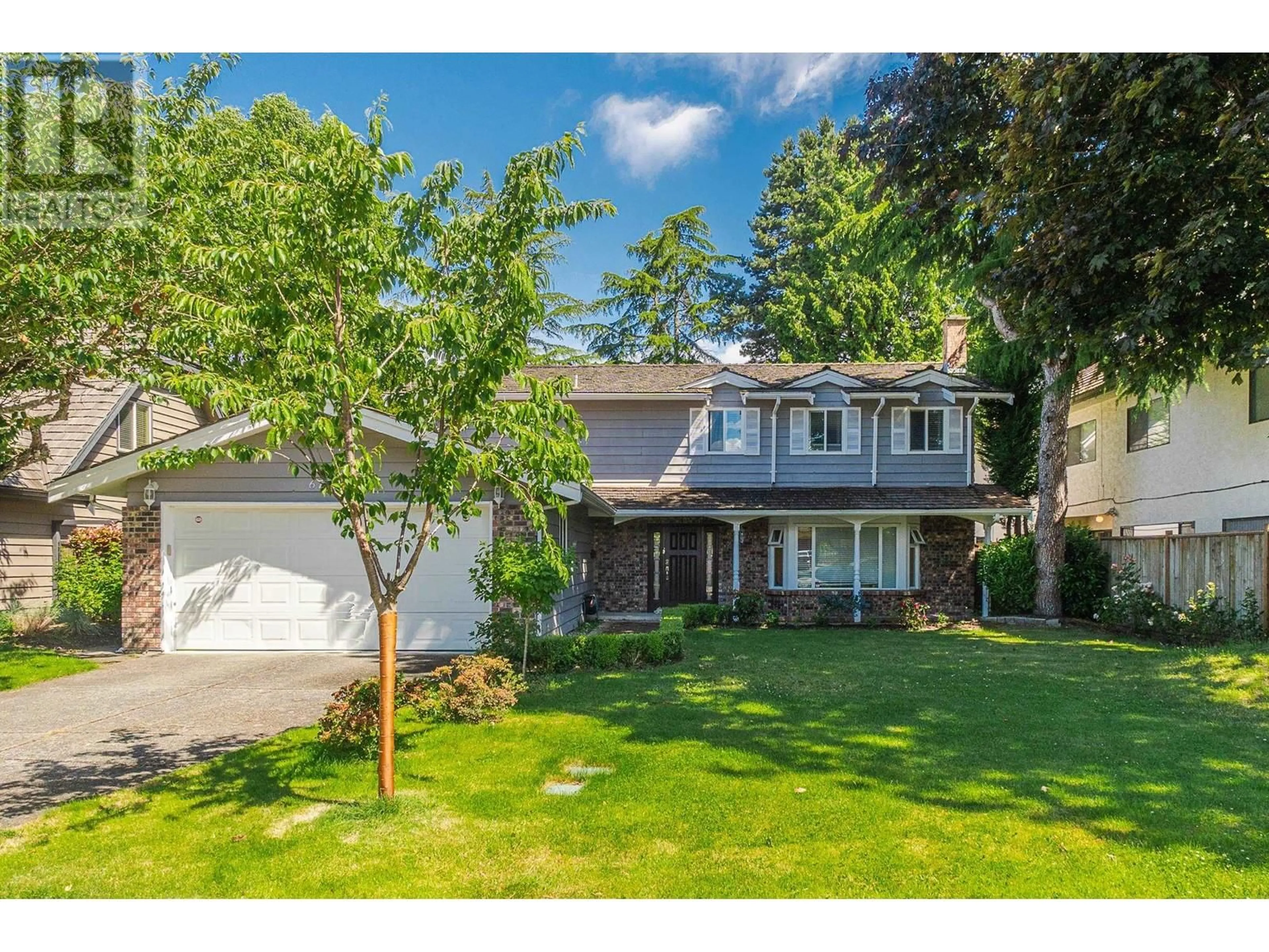 A pic from outside/outdoor area/front of a property/back of a property/a pic from drone, street for 6751 JUNIPER DRIVE, Richmond British Columbia V7E4Z5