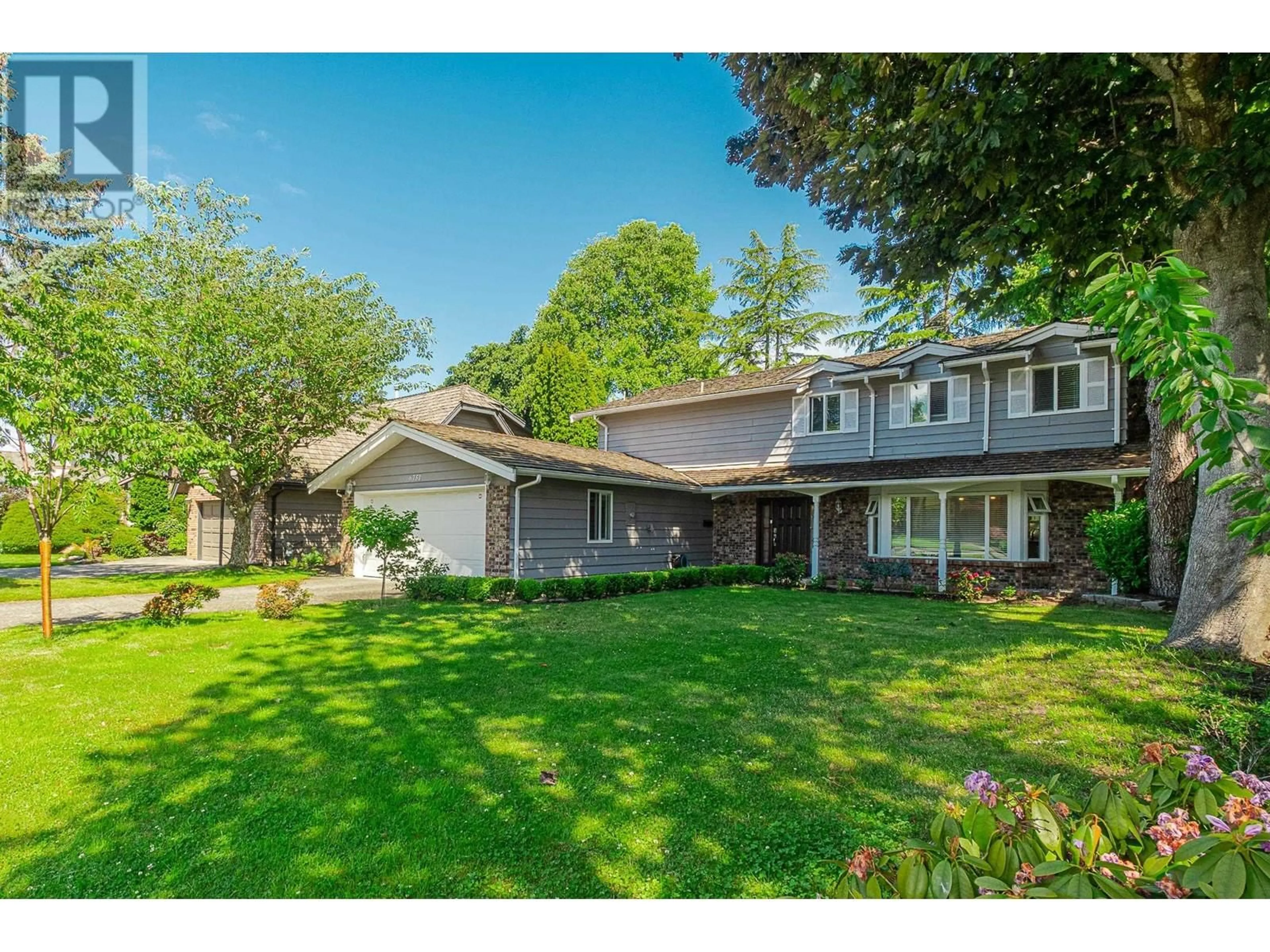 A pic from outside/outdoor area/front of a property/back of a property/a pic from drone, street for 6751 JUNIPER DRIVE, Richmond British Columbia V7E4Z5