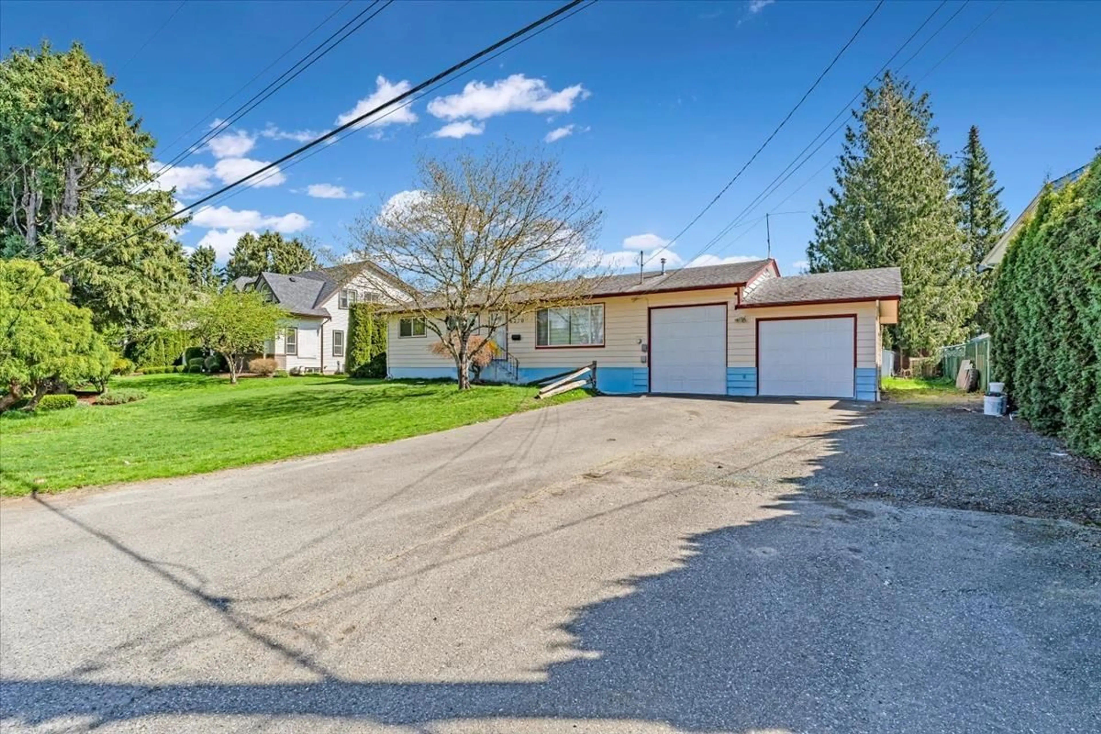 A pic from outside/outdoor area/front of a property/back of a property/a pic from drone, street for 6270 EDSON DRIVE, Chilliwack British Columbia V2R4C2