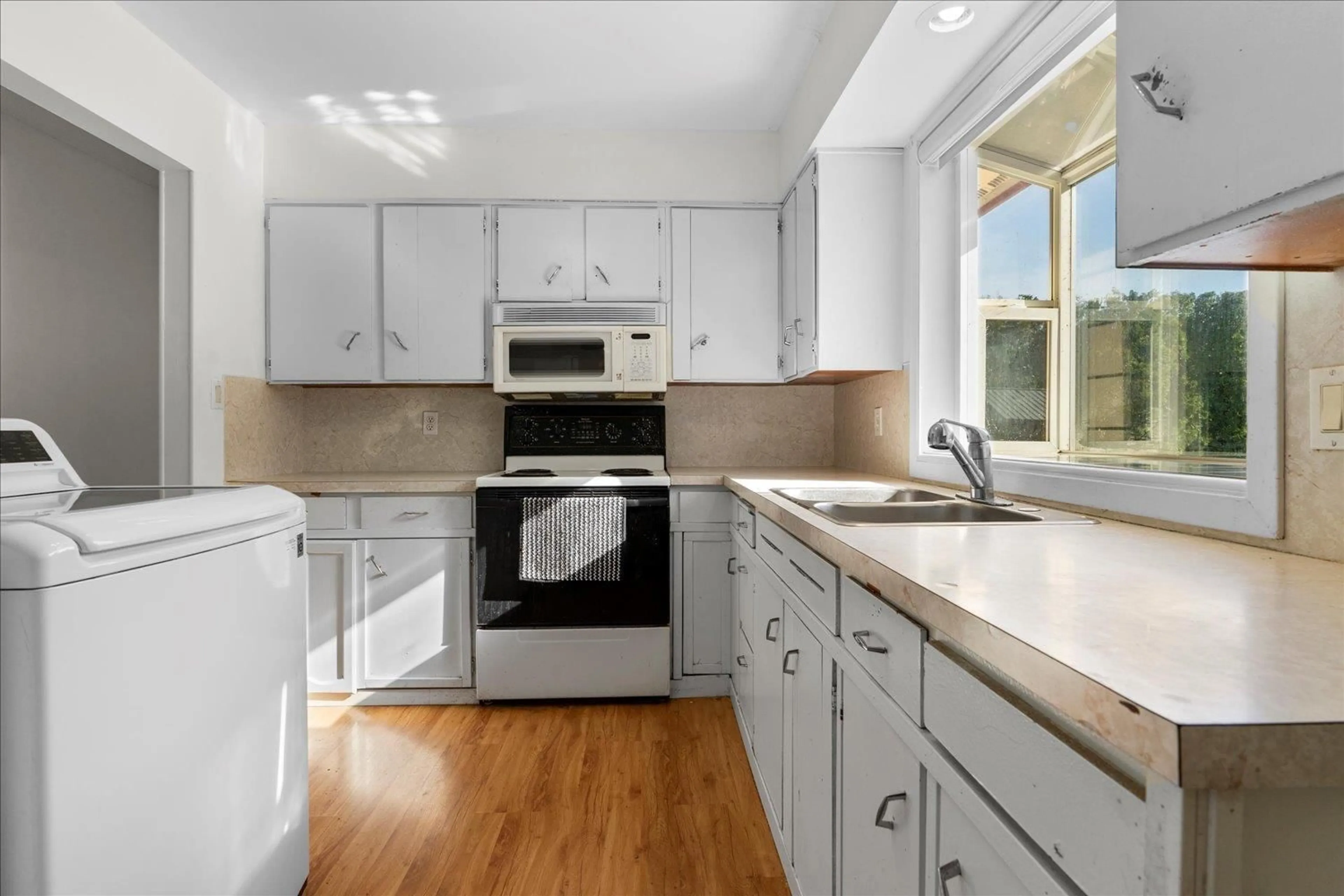 Standard kitchen, unknown for 6270 EDSON DRIVE, Chilliwack British Columbia V2R4C2