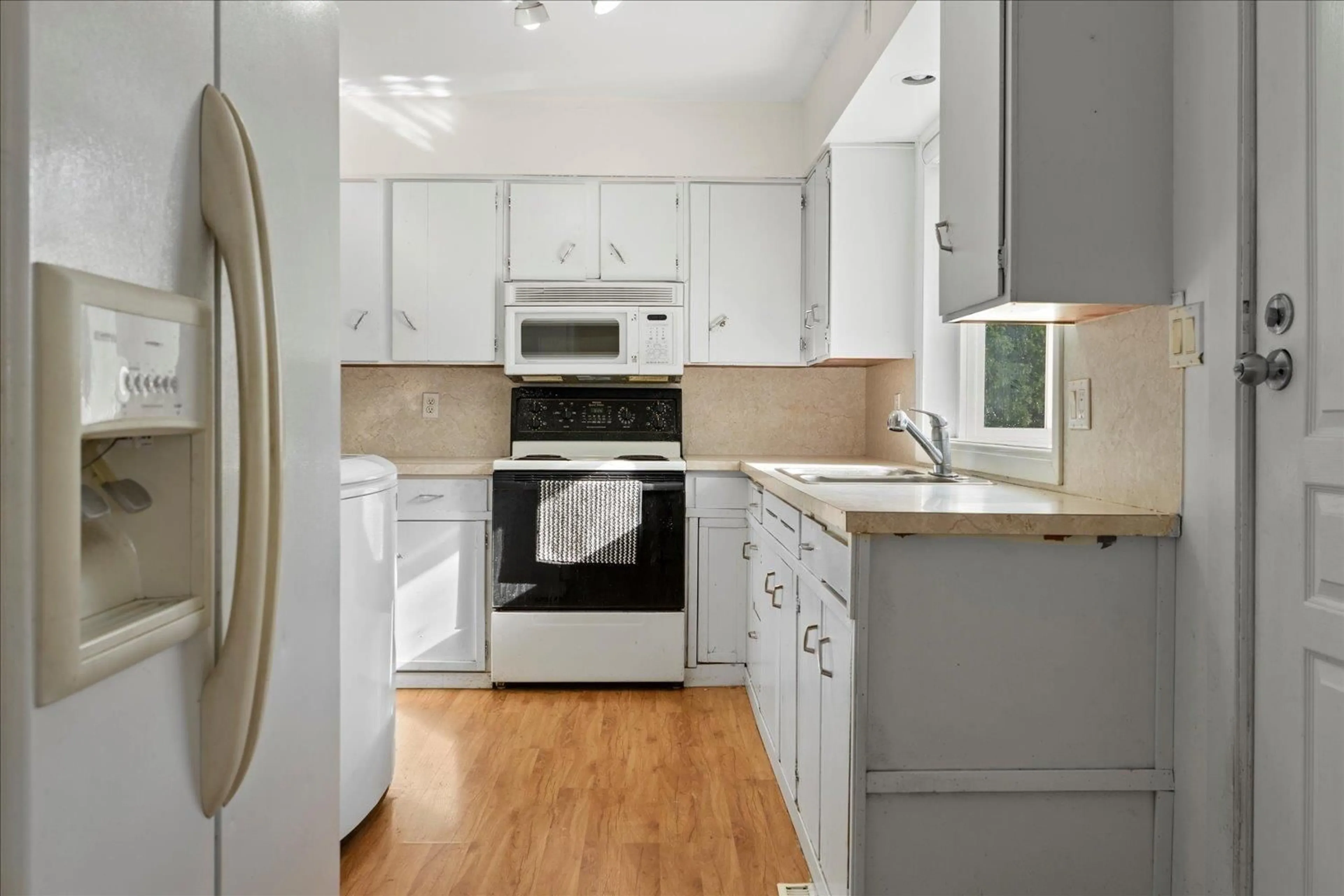 Standard kitchen, unknown for 6270 EDSON DRIVE, Chilliwack British Columbia V2R4C2