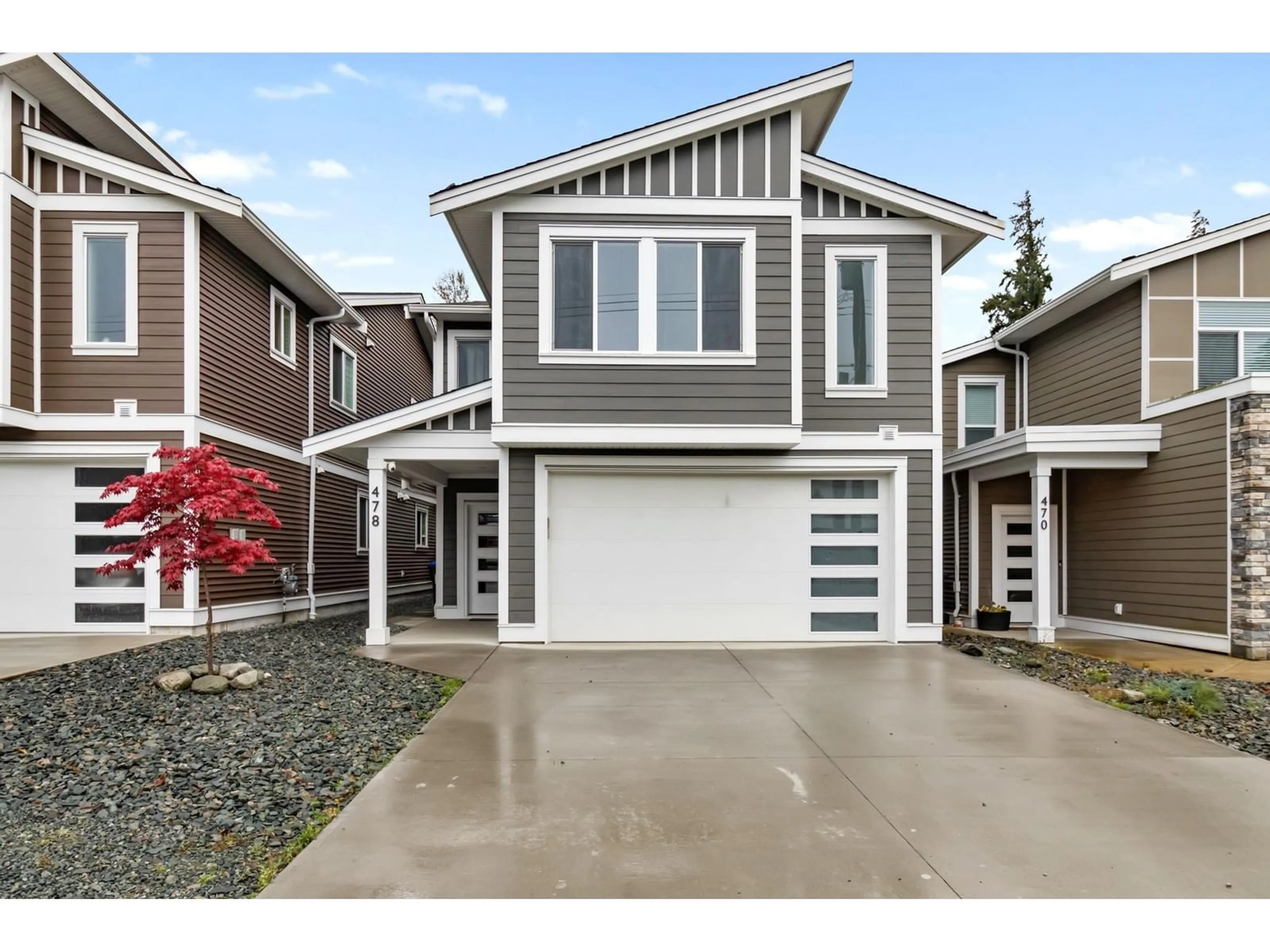 Home with vinyl exterior material, street for 478 FORT STREET, Hope British Columbia V0X1L4