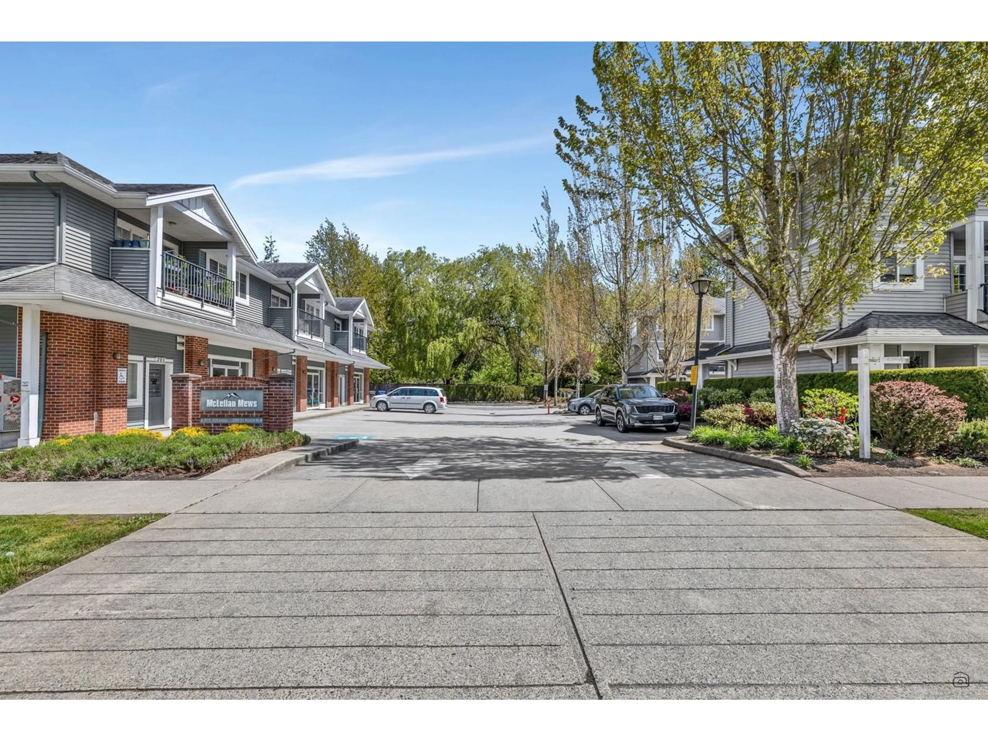 A pic from outside/outdoor area/front of a property/back of a property/a pic from drone, street for 6 - 5988 OLD MCLELLAN, Surrey British Columbia V3S1N3