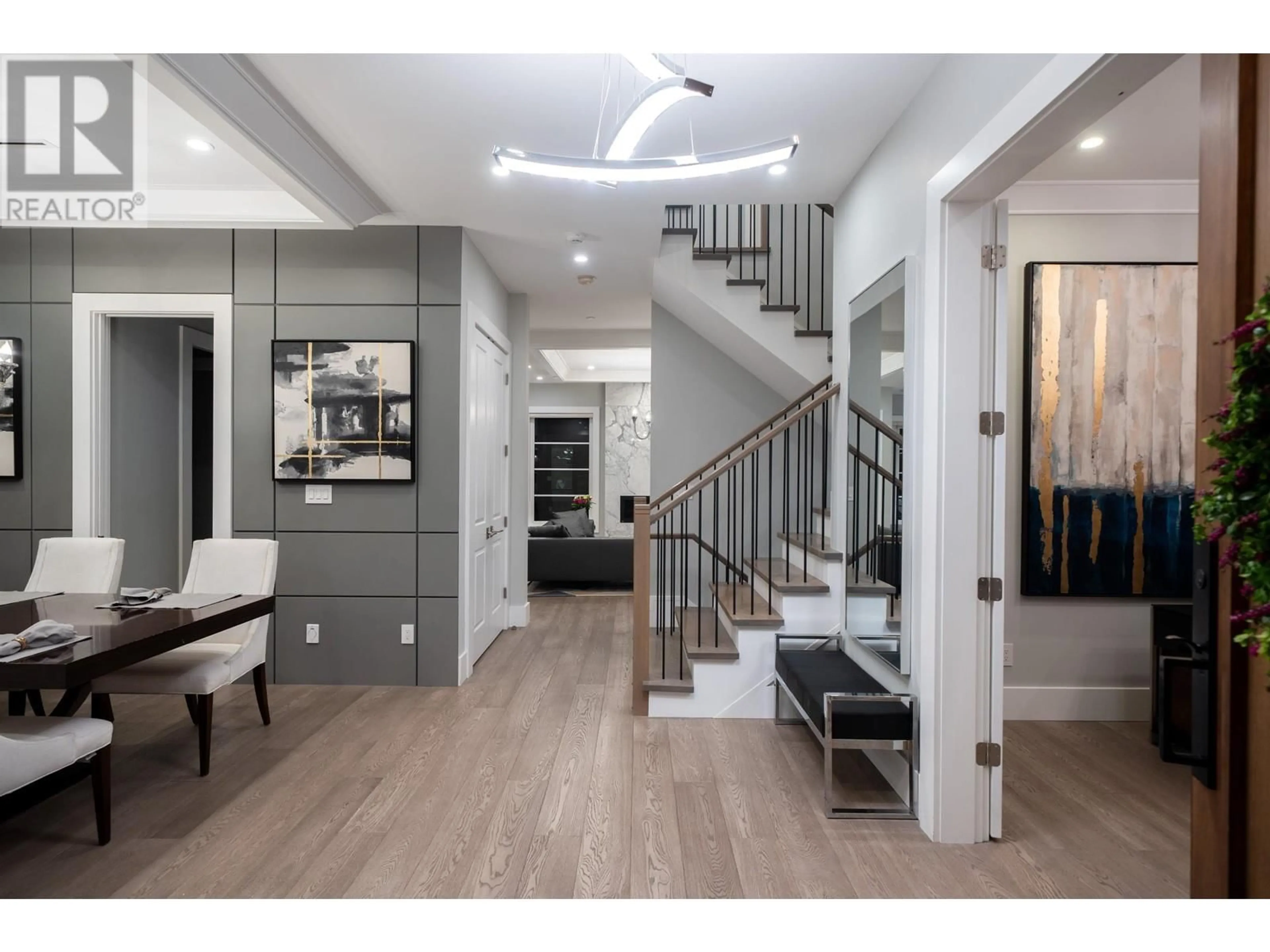 Indoor entryway for 2820 32ND AVENUE, Vancouver British Columbia V6L2B6
