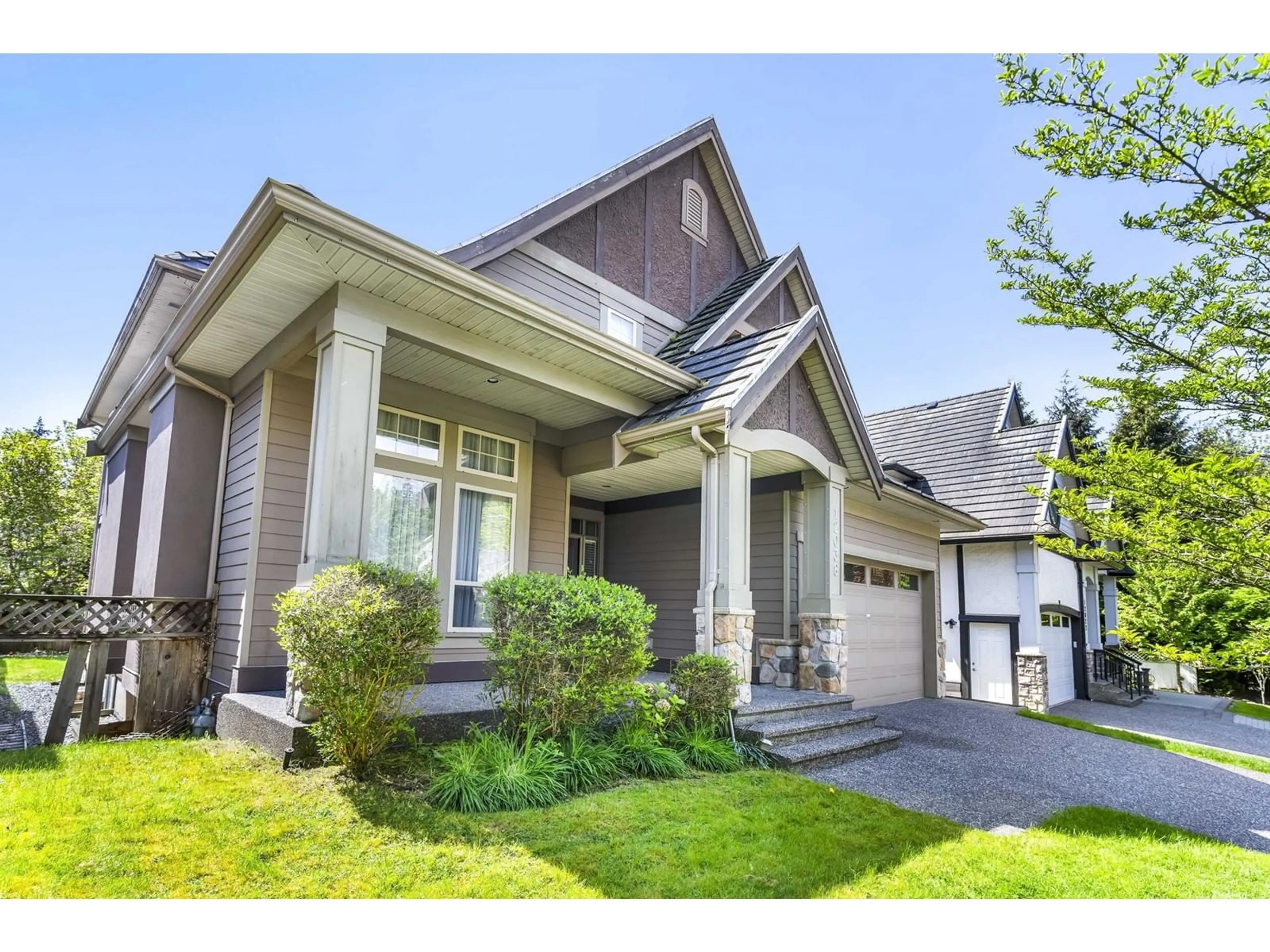 Home with vinyl exterior material, street for 12038 59, Surrey British Columbia V3X3L3