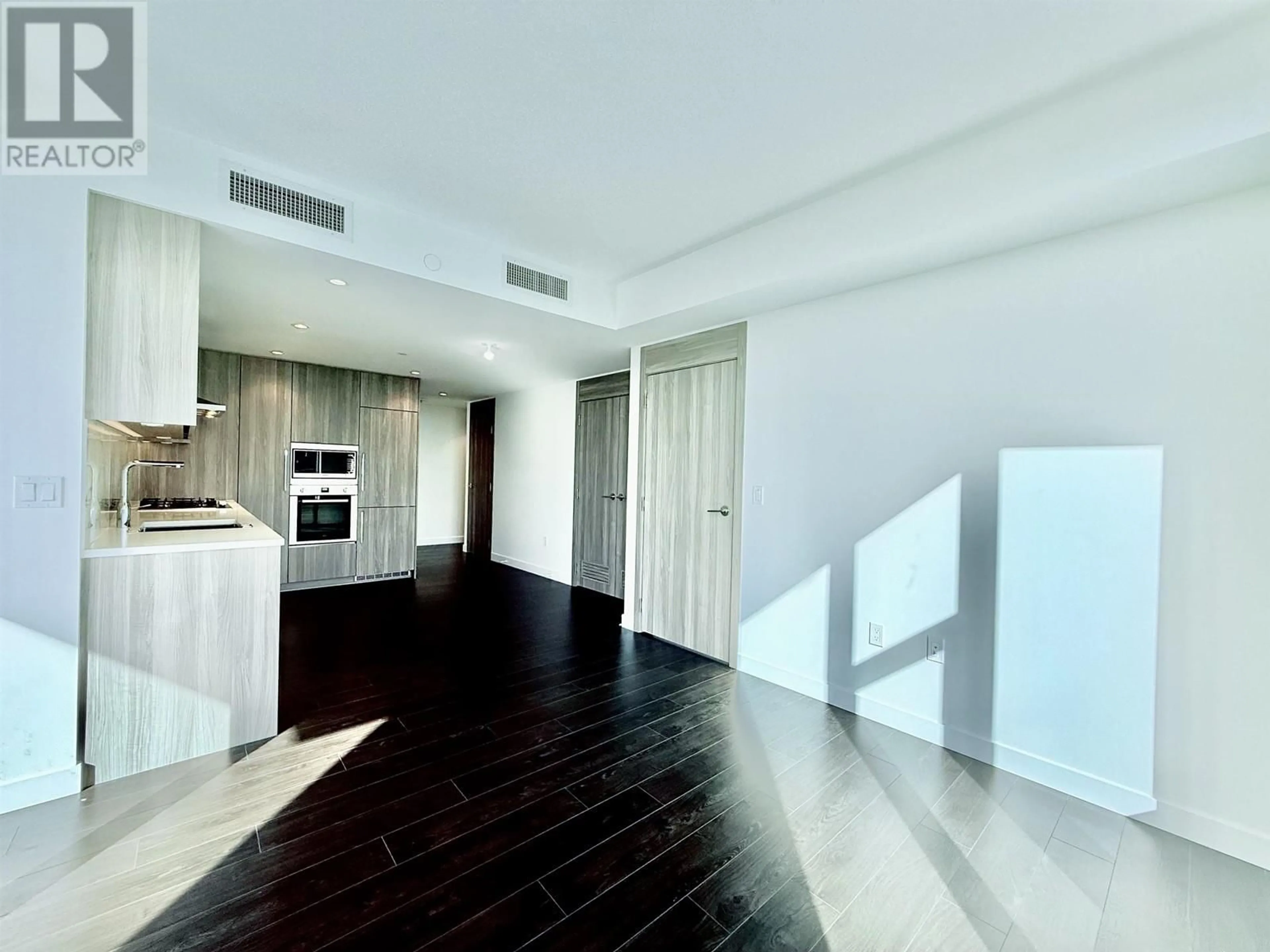 A pic of a room for 710 - 8611 HAZELBRIDGE WAY, Richmond British Columbia V6X0W8
