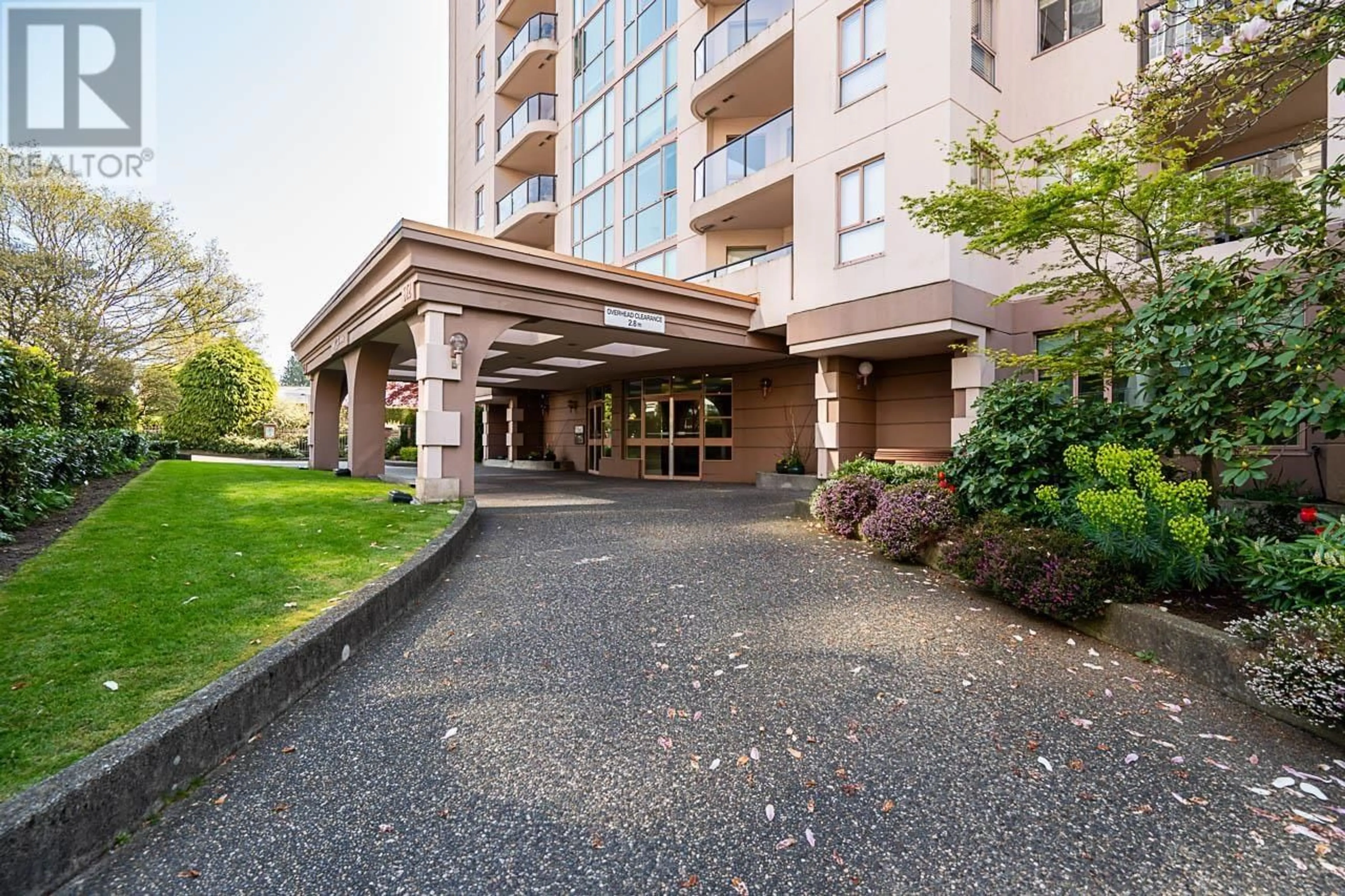 Indoor foyer for 1904 - 612 FIFTH AVENUE, New Westminster British Columbia V3M1X5